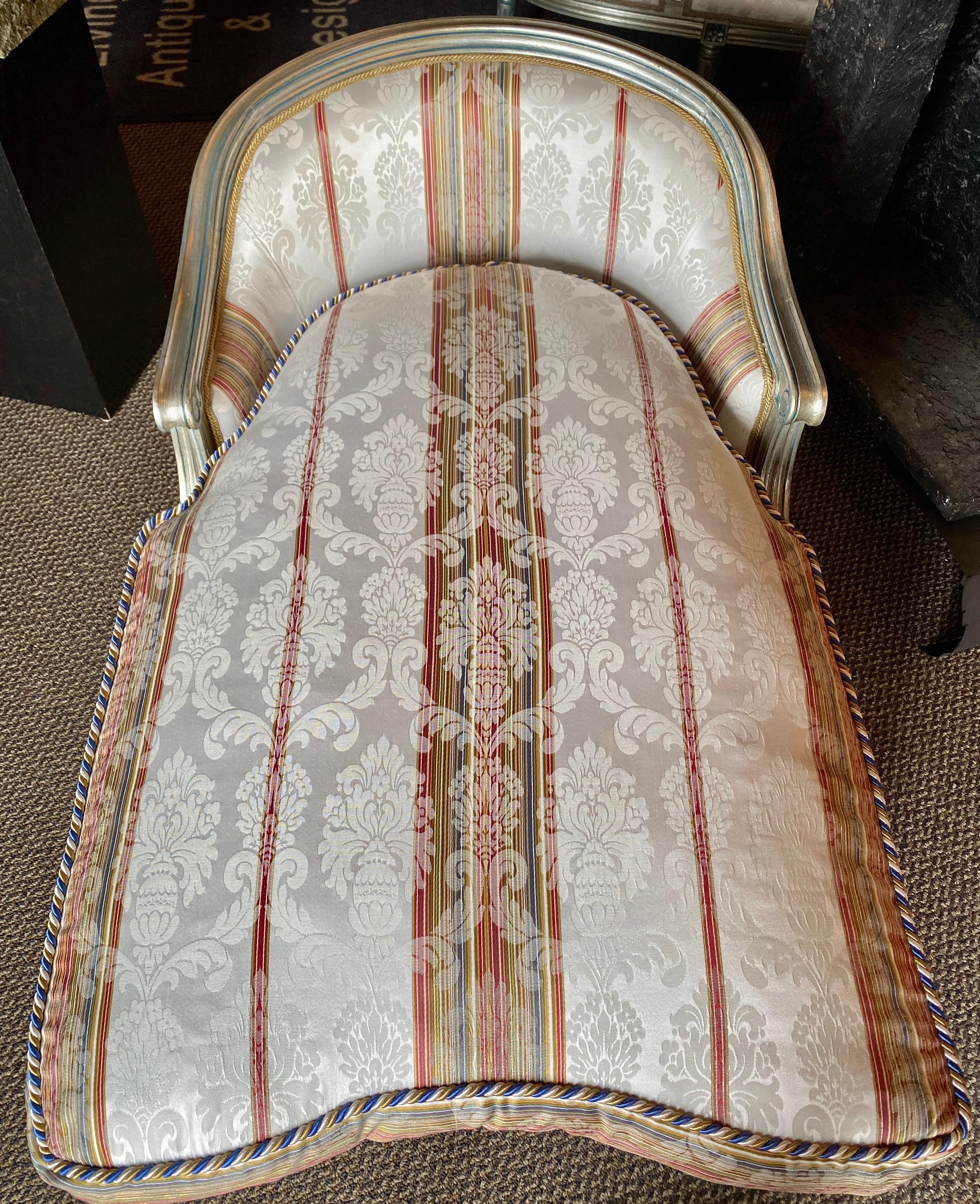 Jansen Inspired, Hollywood Regency, Chaise Louges, Painted Wood, Silver, 1950s For Sale 4