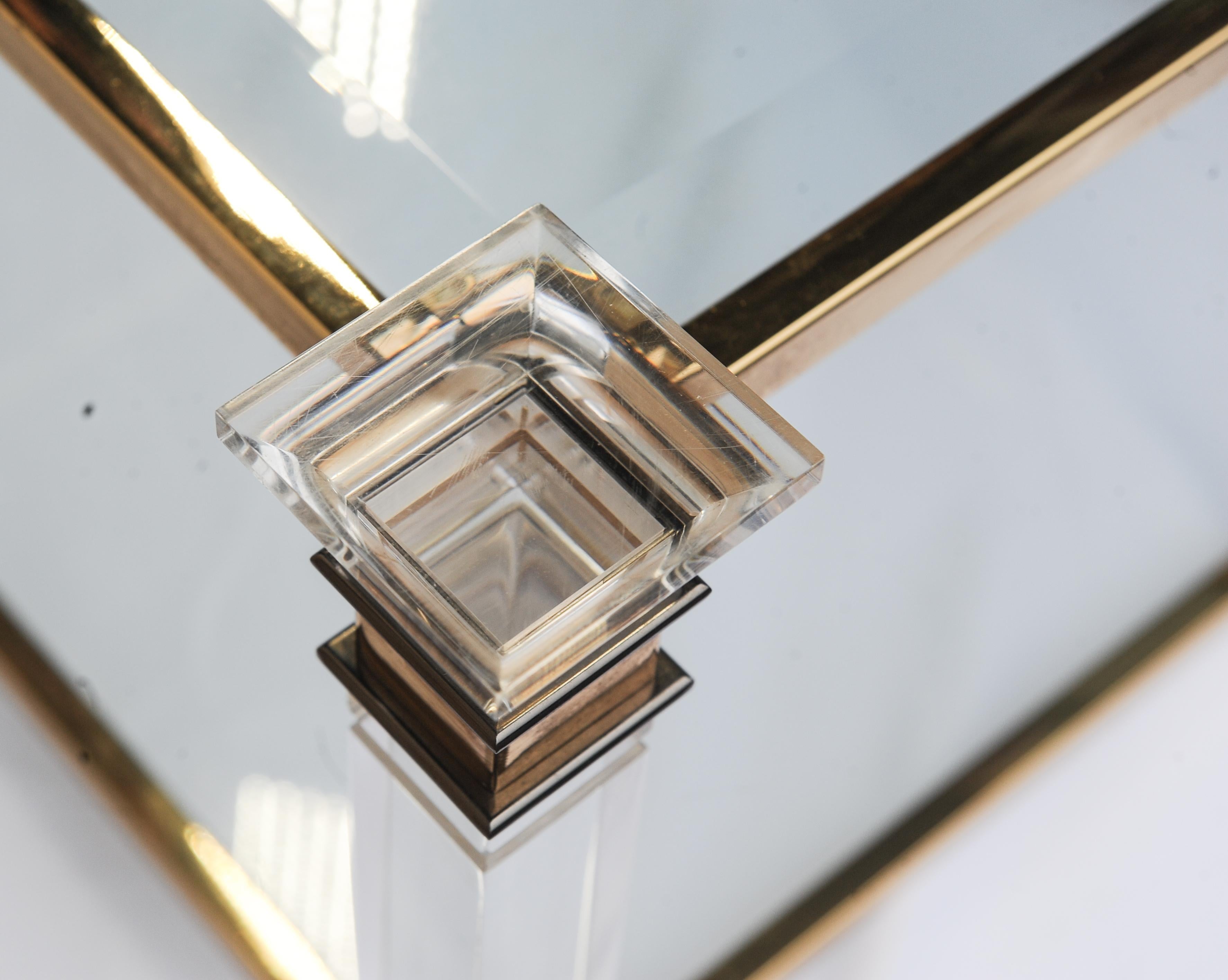 Table de cocktail carrée à deux niveaux en lucite et glaçure dorée Hollywood Regency, années 1970 Bon état - En vente à Reading, Berkshire