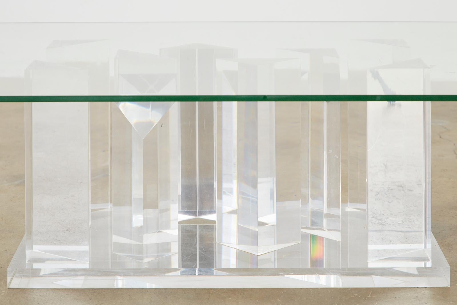 Table à cocktail en lucite et verre Stalagmite de style Hollywood Regency en vente 10