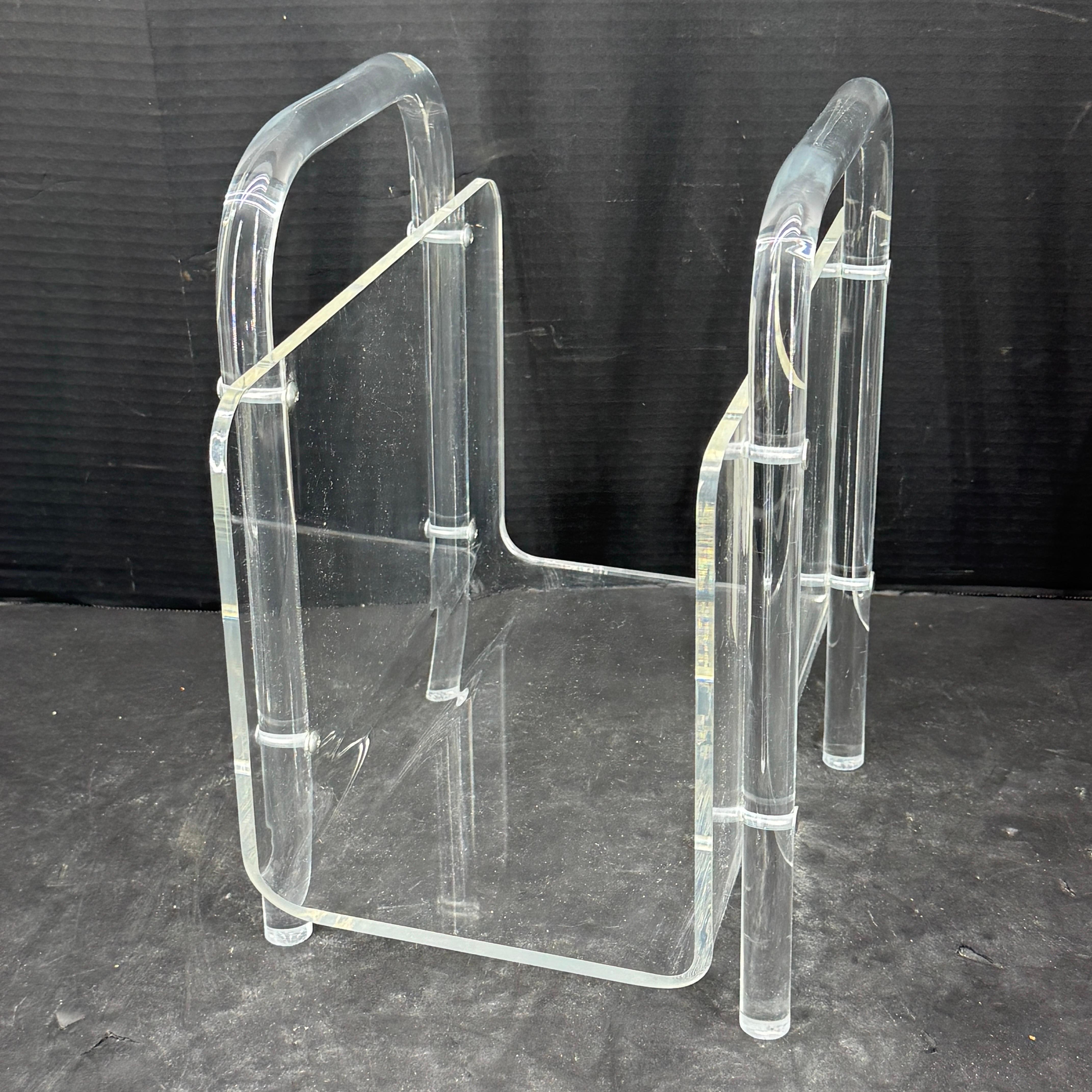 Portariviste in lucite Hollywood Regency, anni '70, americano in vendita 1