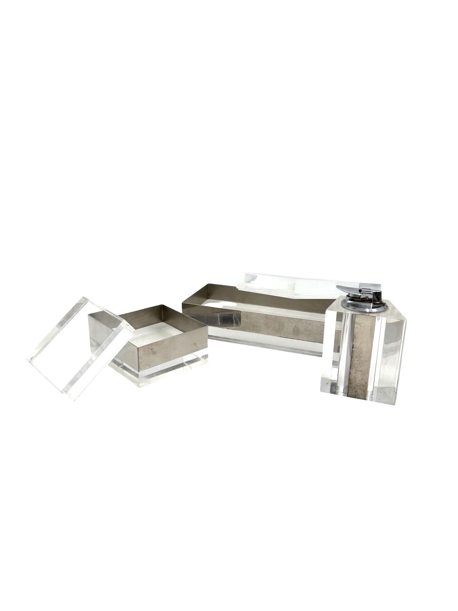 Hollywood regency lucite tuxedo set, Guzzini Italy 1970 For Sale 8