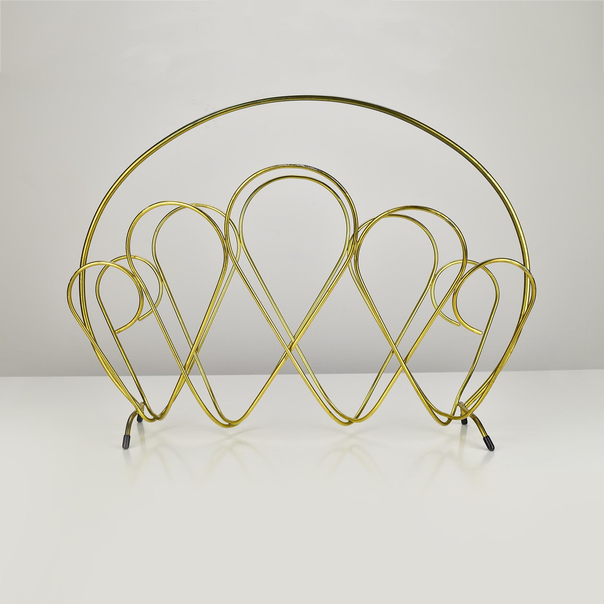 Fatto a mano Portariviste Hollywood Regency anni '60 in stile Gio Ponti, in ottone, Looping in vendita