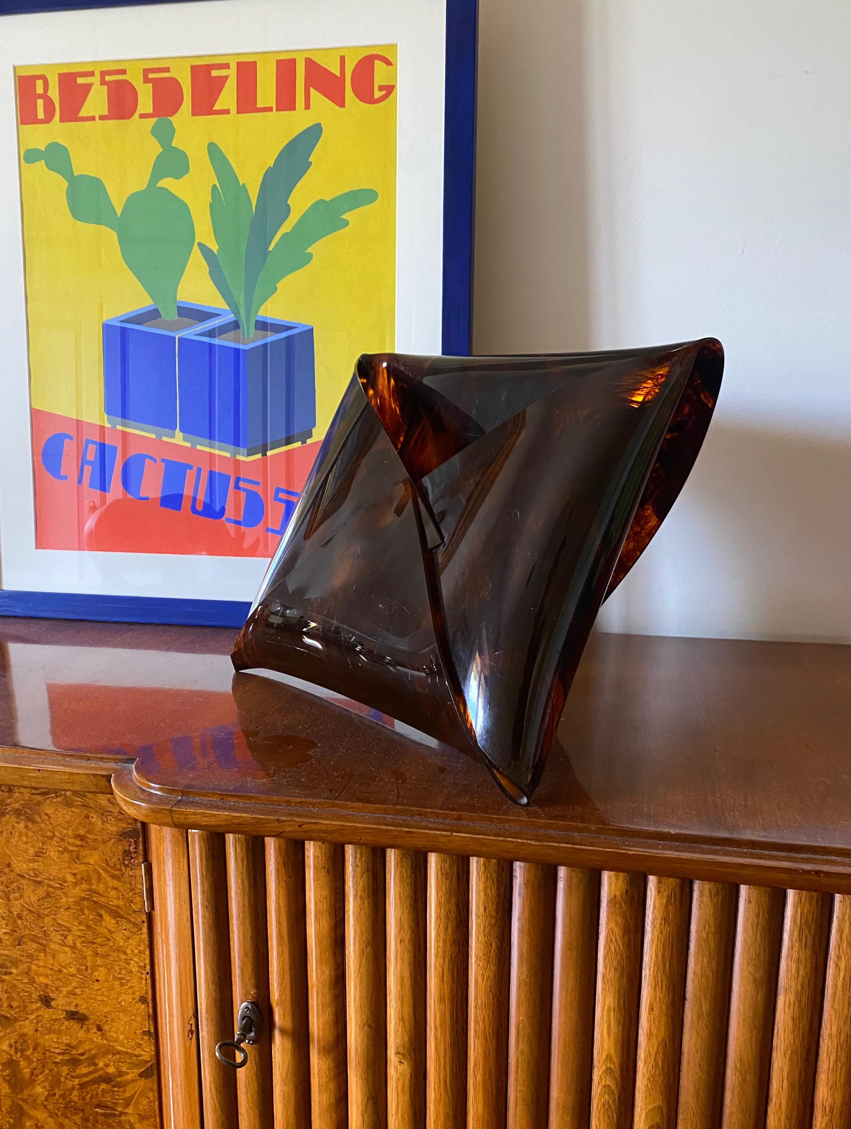Hollywood regency mail shaped magazine rack, Ta.Ni.No Italy 1970s in vendita 4