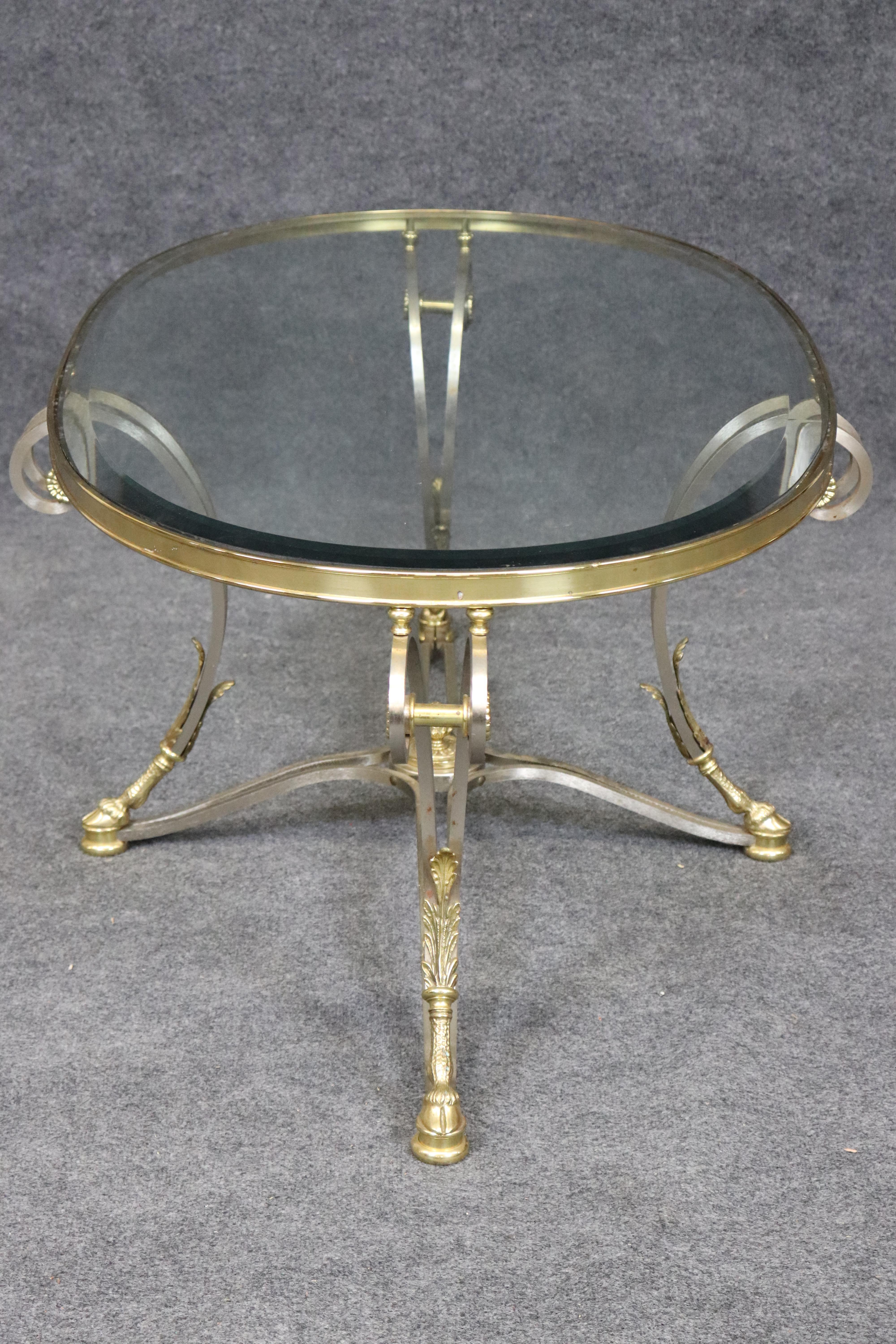 italien Table basse en laiton et acier de style Hollywood Regency de la Maison Jansen en vente