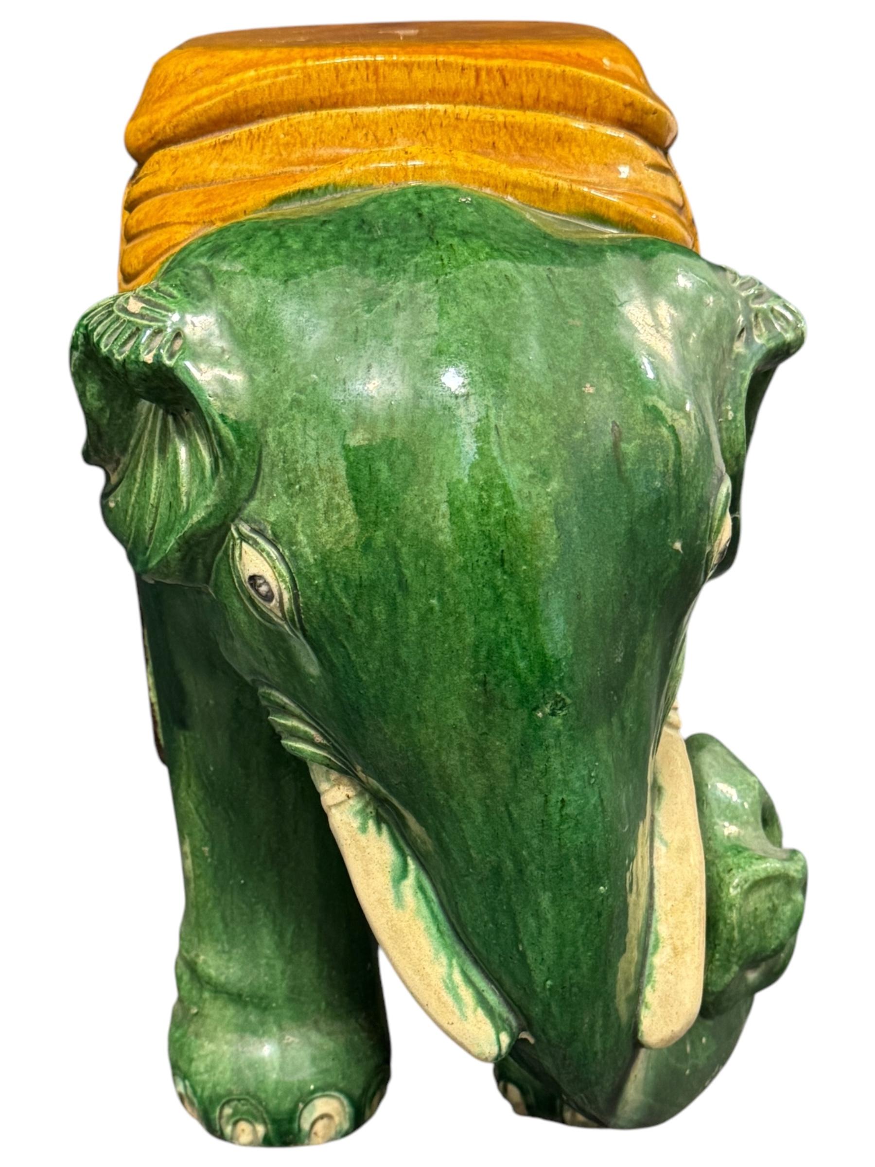 italien Hollywood Regency Terracotta Green Elephant Garden Plant Stand or Seat 1960s en vente