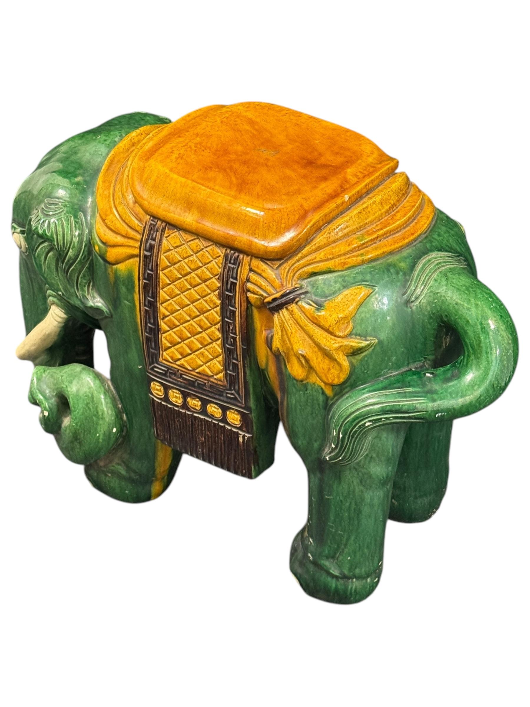 Hollywood Regency Terracotta Green Elephant Garden Plant Stand or Seat 1960s en vente 2