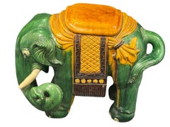 Hollywood Regency Elefante verde in terracotta per piante da giardino o sedile 1960s