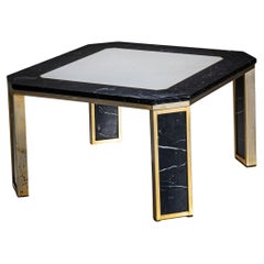 Table basse Hollywood Regency en marbre et laiton, probablement Italie, années 1970