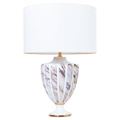Hollywood Regency. Lampada da tavolo in ceramica effetto marmo, Italia, anni '80