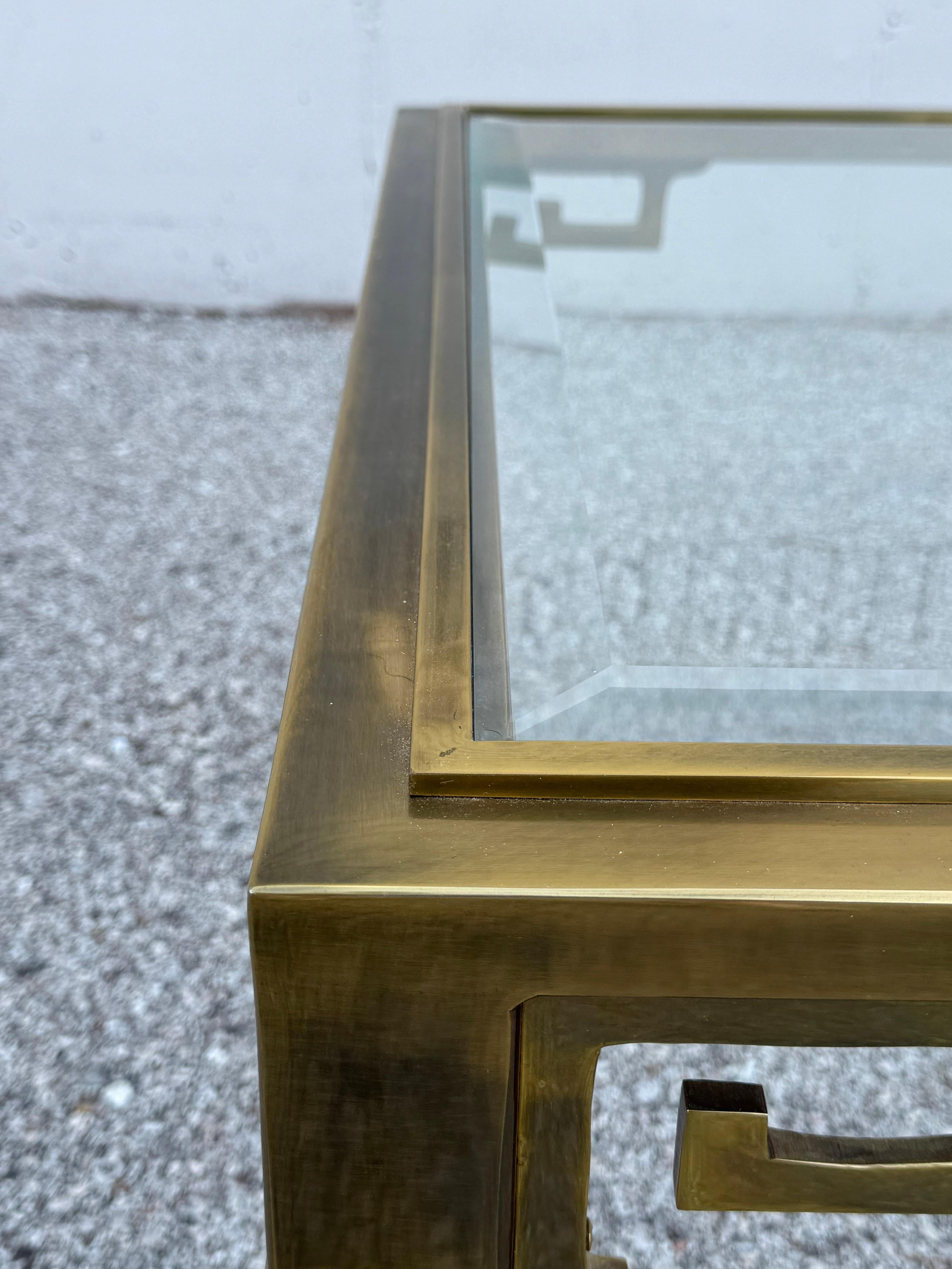 Table basse rectangulaire en laiton et verre Hollywood Regency Mastercraft Greek Key en vente 7