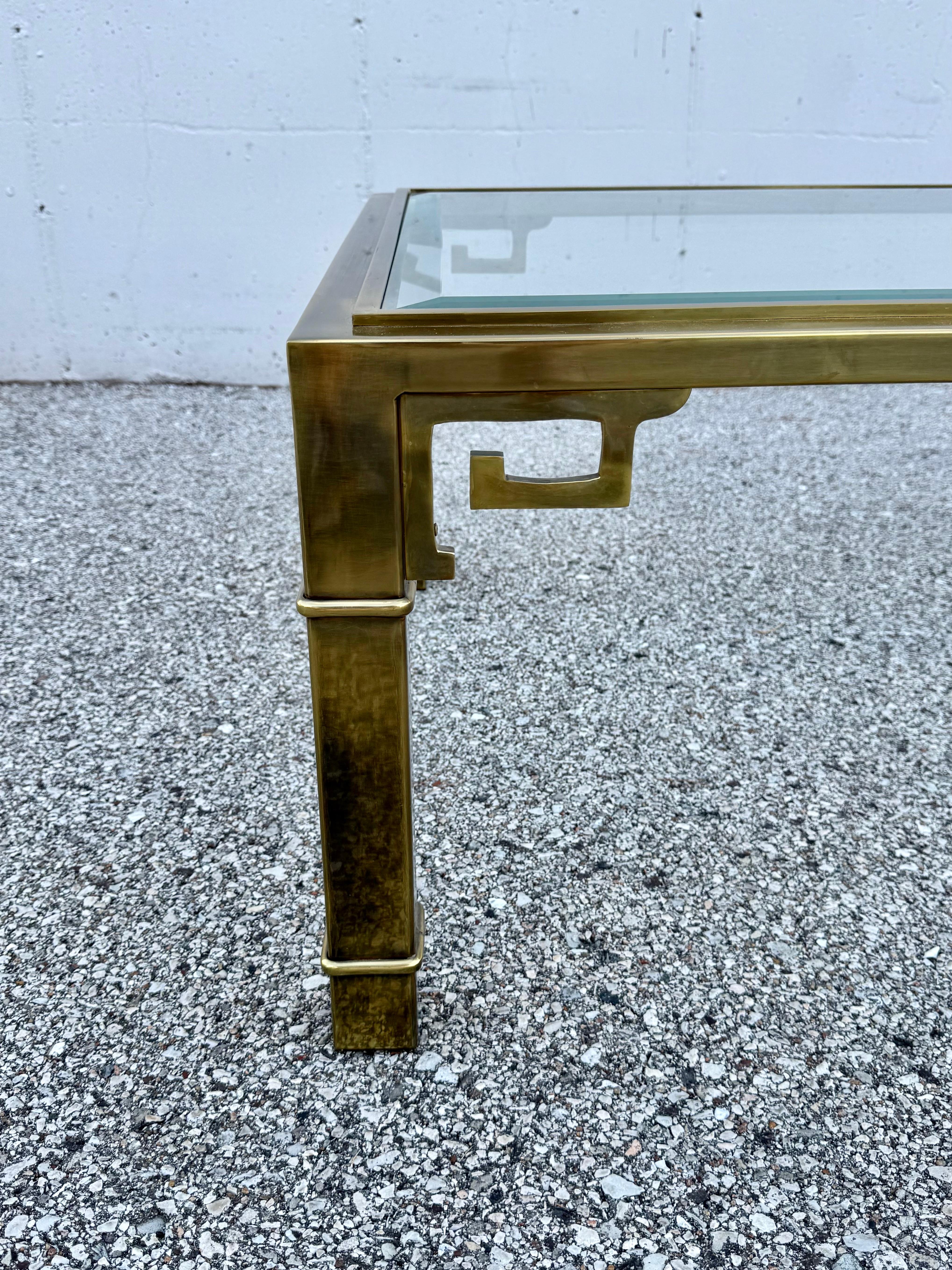 Table basse rectangulaire en laiton et verre Hollywood Regency Mastercraft Greek Key en vente 8