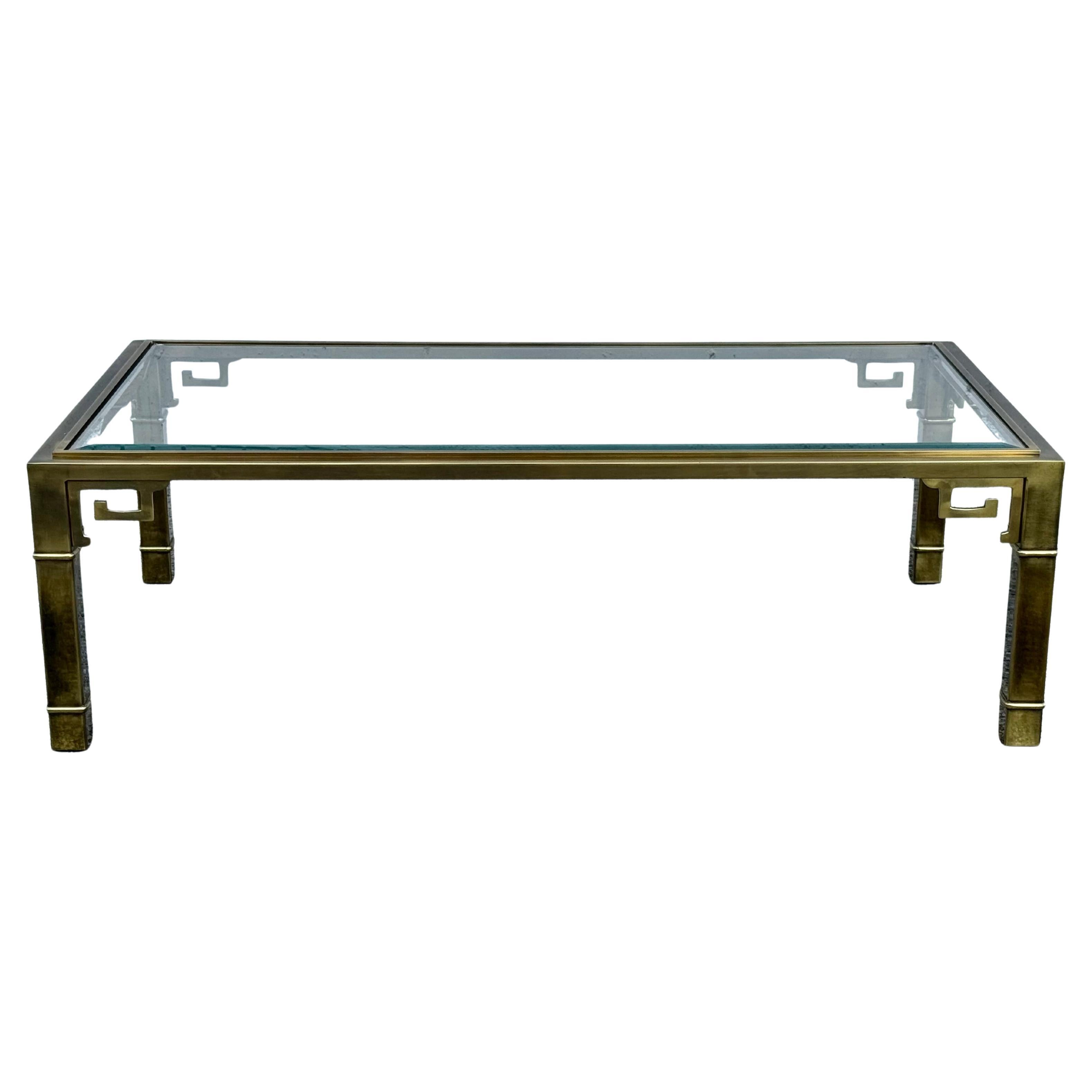 Mesa de centro rectangular de latón y cristal Hollywood Regency Mastercraft Greek Key