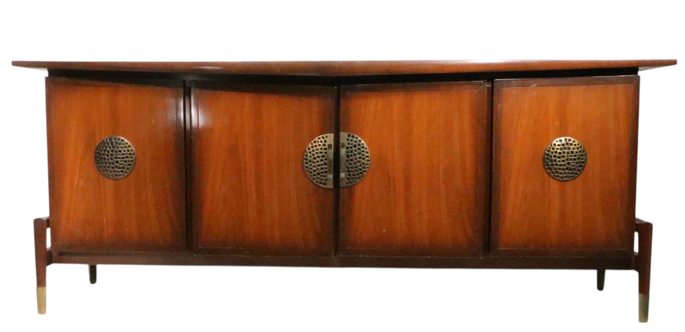 Comò moderno Hollywood Regency Mid Century Asia di Helen Hobey Baker in vendita 4