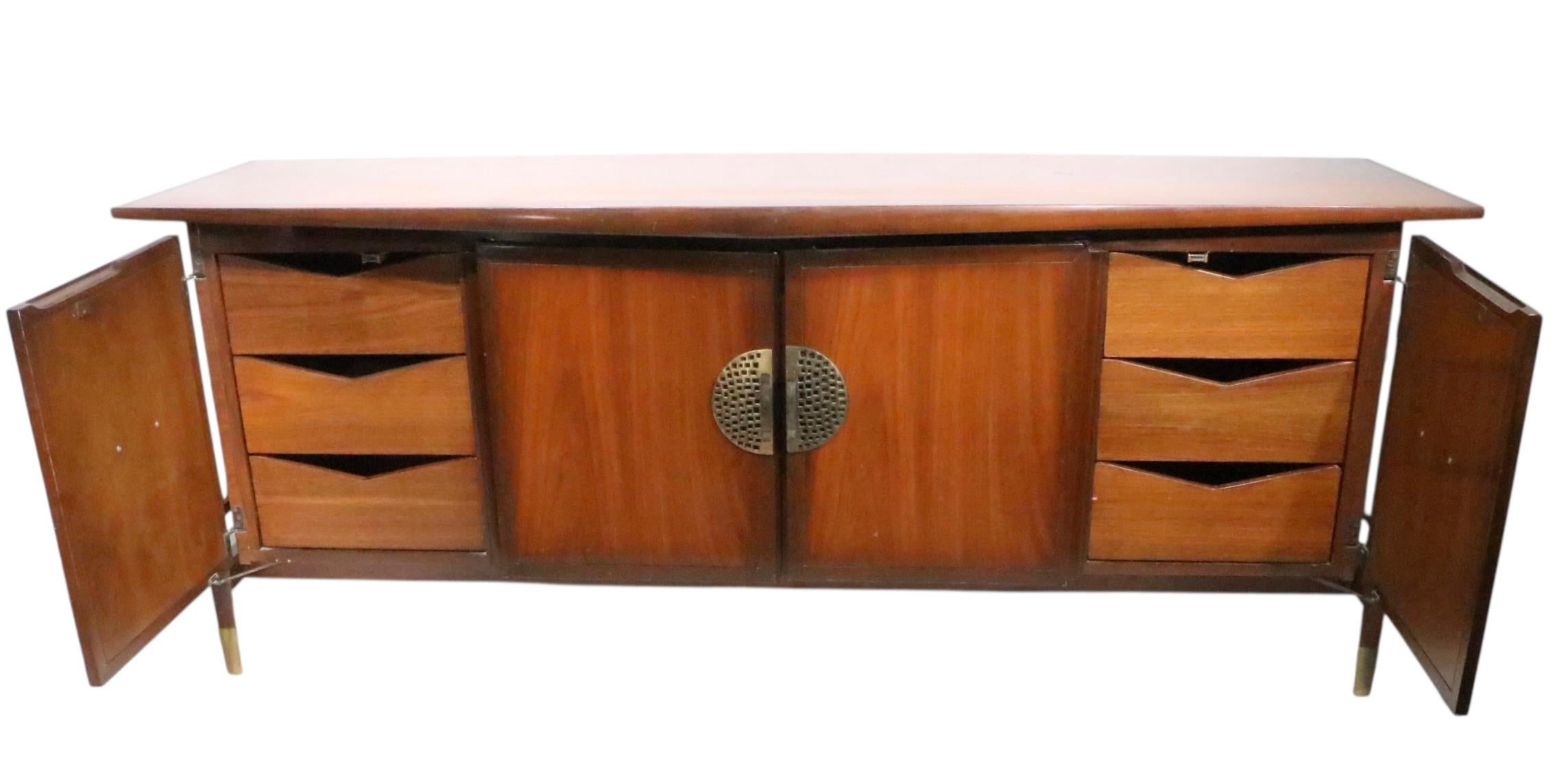 Comò moderno Hollywood Regency Mid Century Asia di Helen Hobey Baker in vendita 6