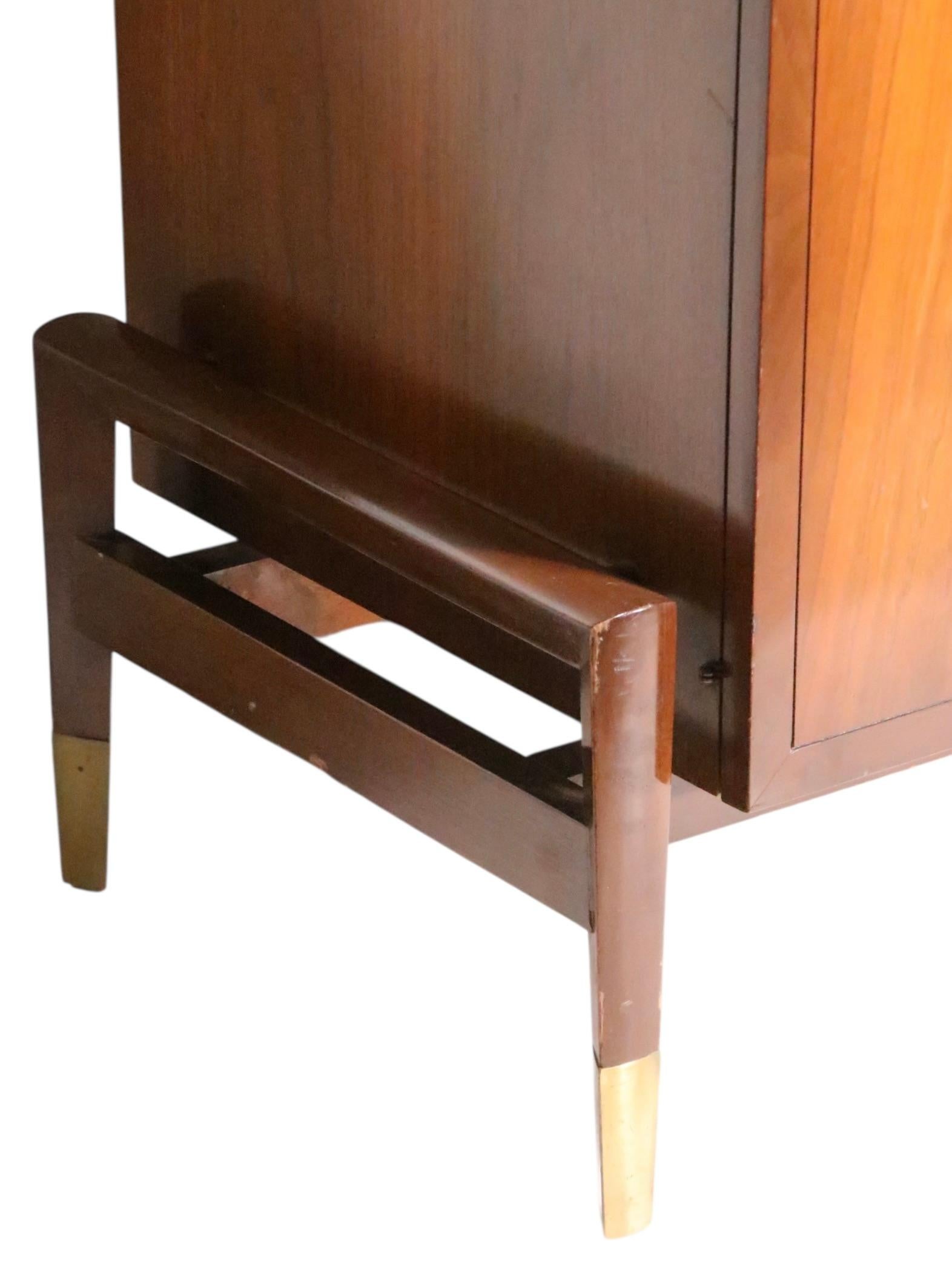 Comò moderno Hollywood Regency Mid Century Asia di Helen Hobey Baker in vendita 1