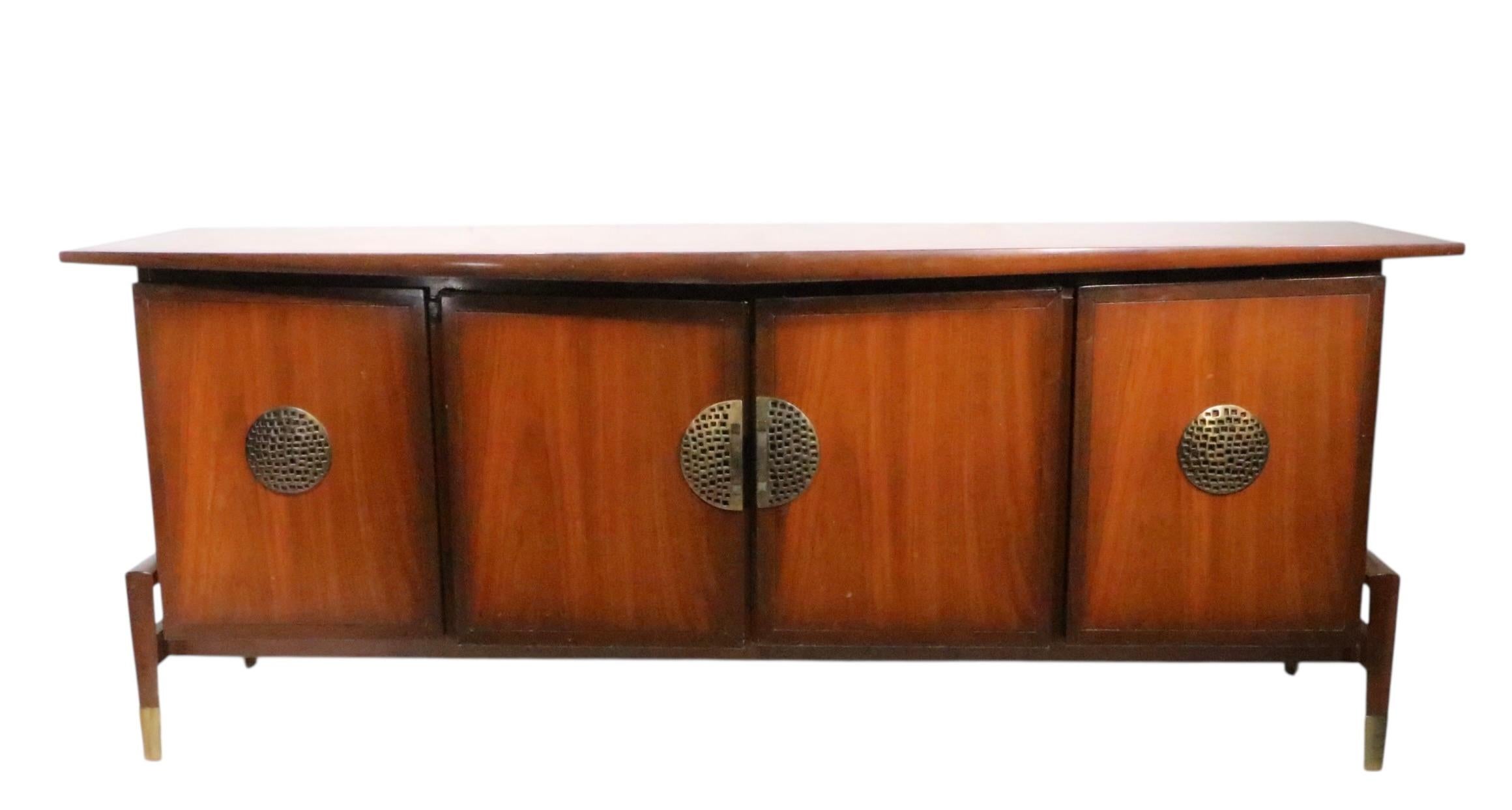 Comò moderno Hollywood Regency Mid Century Asia di Helen Hobey Baker in vendita 3