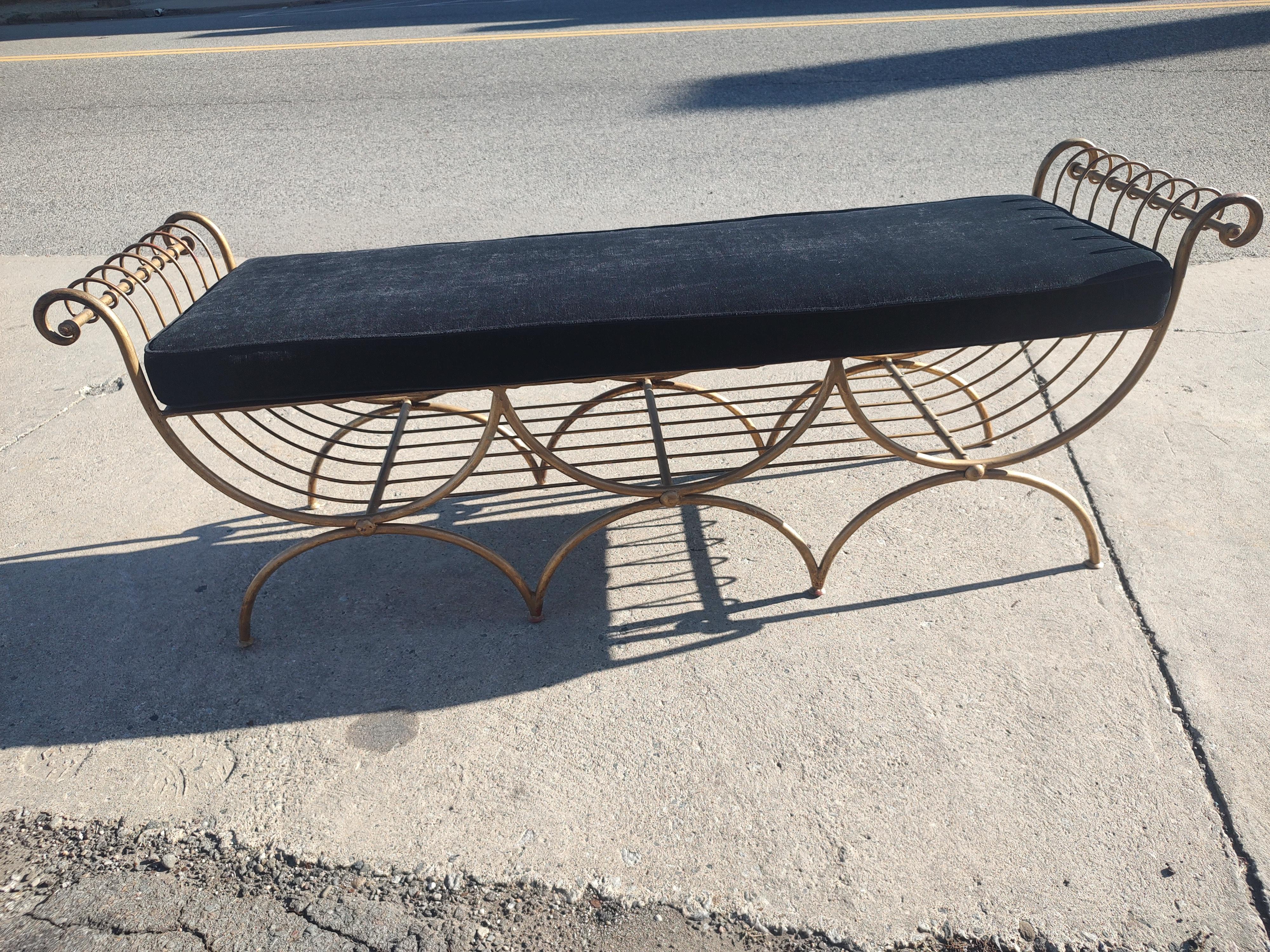 Hollywood Regency Mid Century Gilt Iron Double Bench w New Upholstered Cushion  For Sale 3