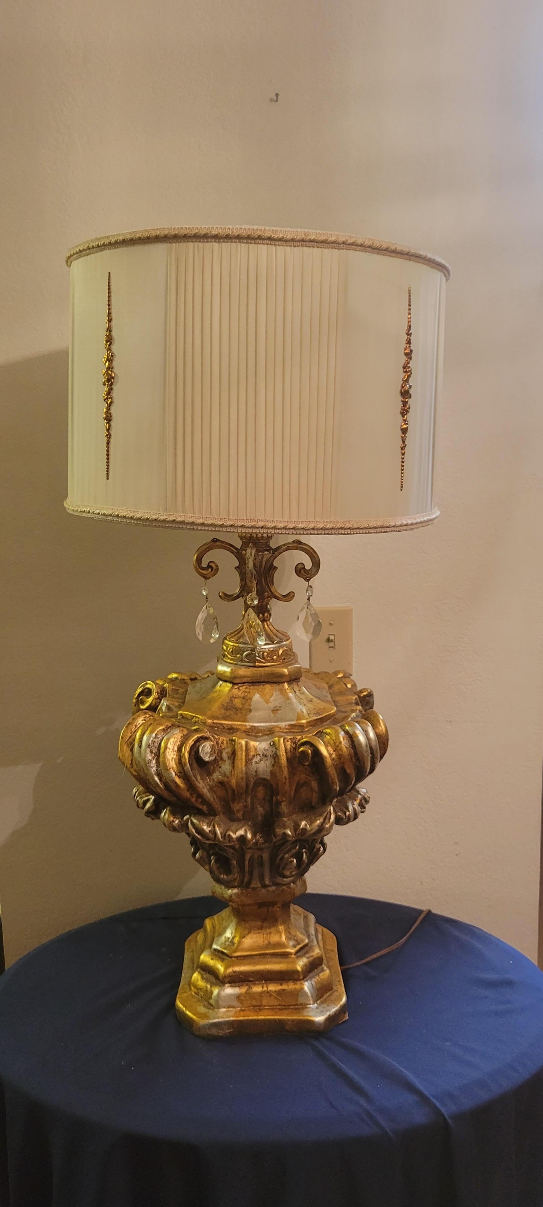 Mid-Century Modern Hollywood Regency Parlor Lamp with Pendants For Sale