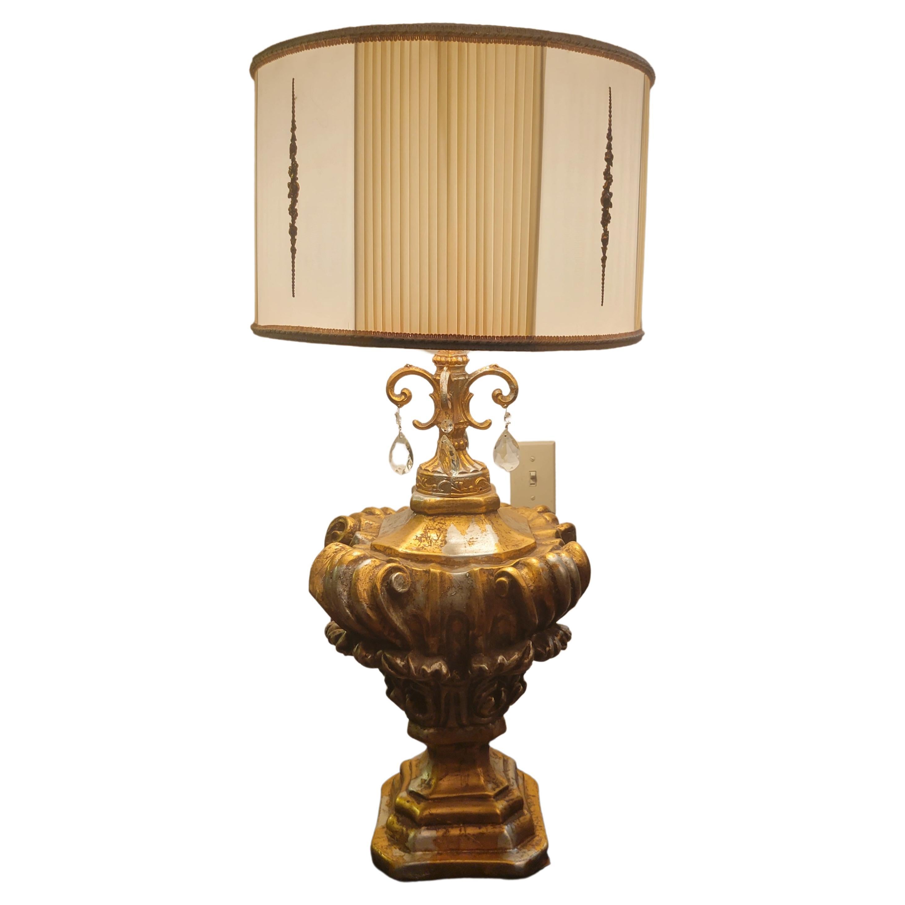 Hollywood Regency Mid-Century-Modern Parlor Lamp with Pendants For Sale