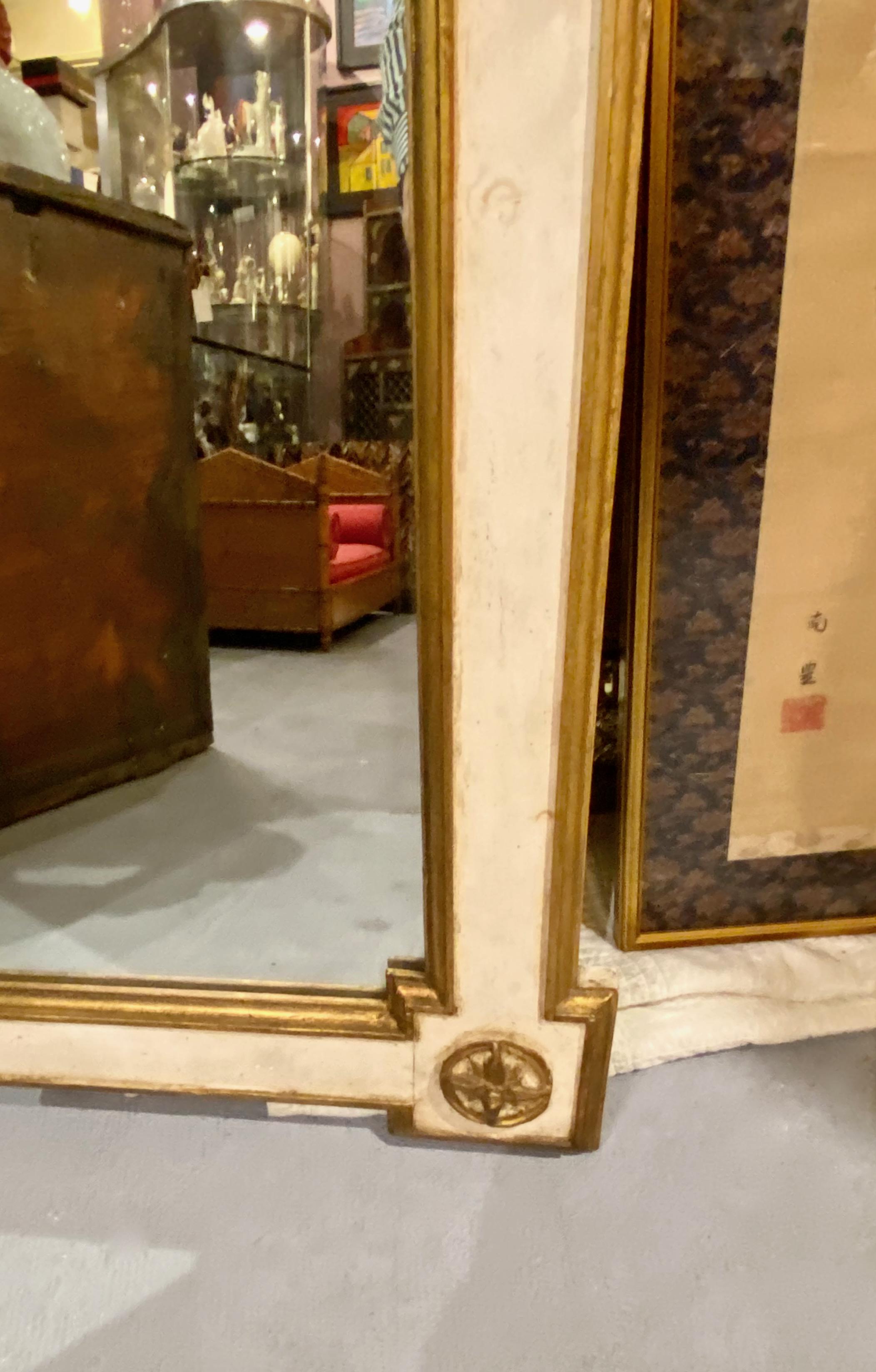 Hollywood Regency Mirror In Good Condition For Sale In Pasadena, CA