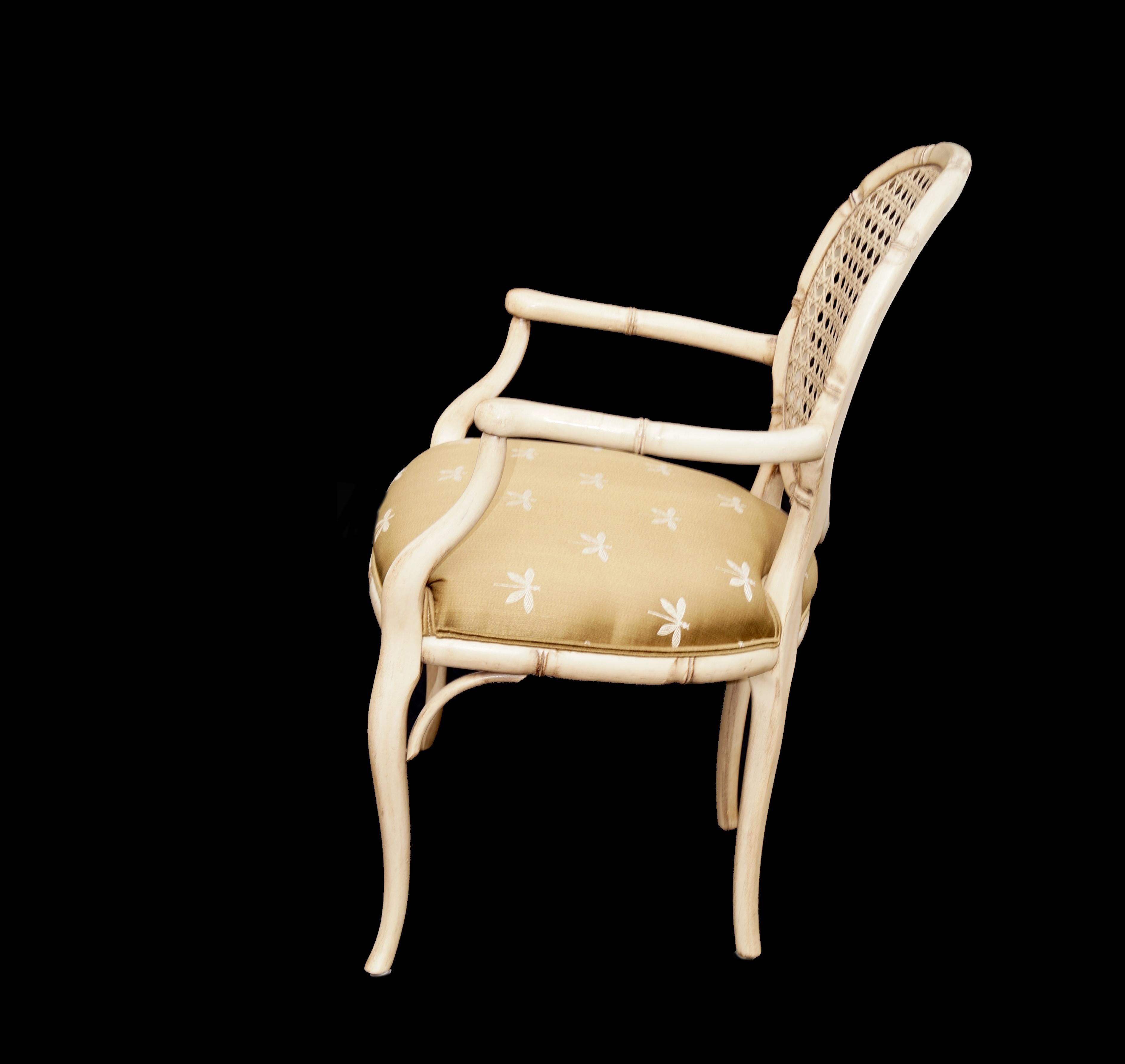 Paire de chaises à dossier canné de style français Hollywood Regency Modern Dragonfly Bon état - En vente à Wayne, NJ