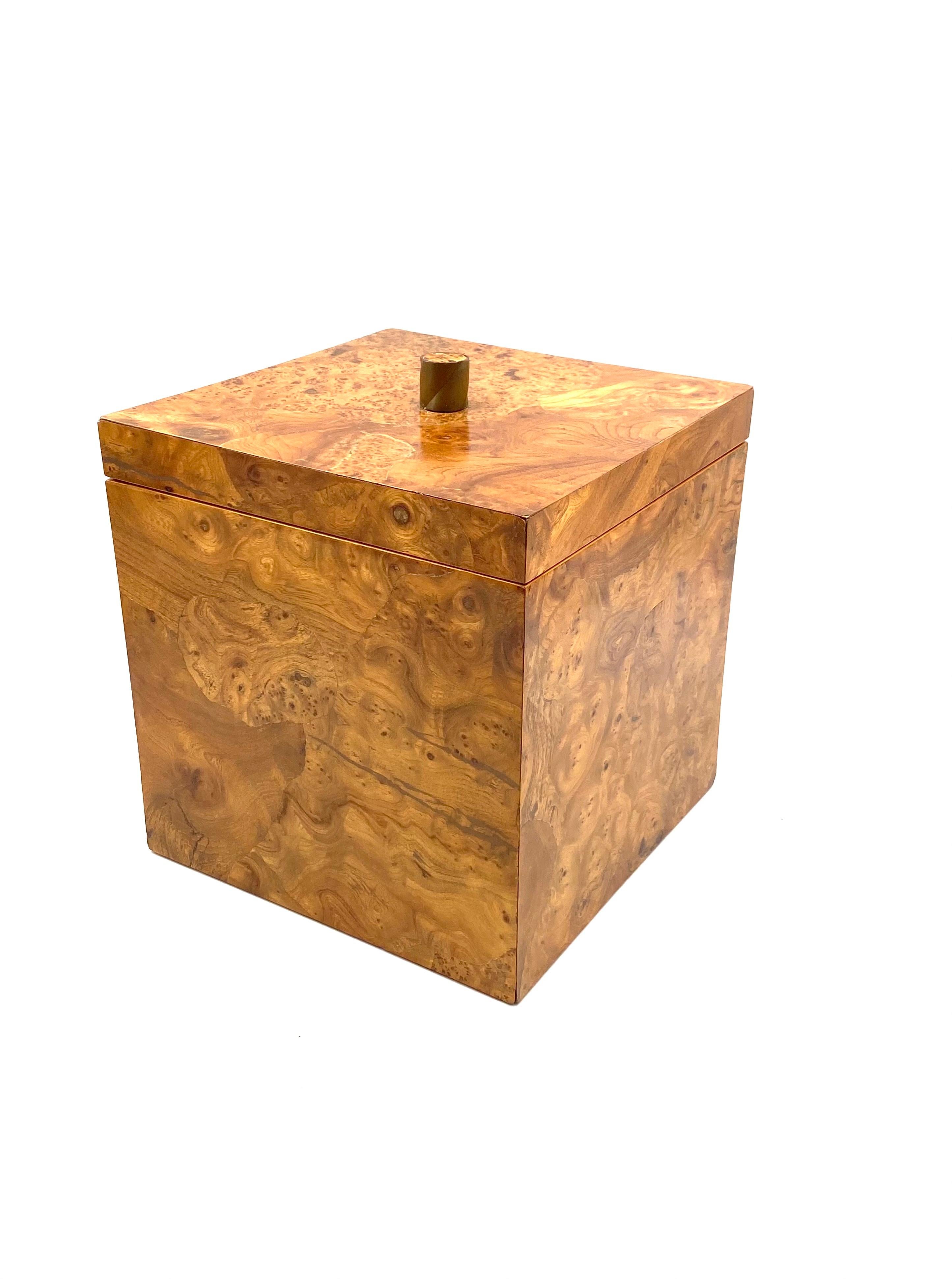 Hollywood regency monumental burl wood and brass ice bucket, Italy 1970s In Good Condition For Sale In Firenze, IT