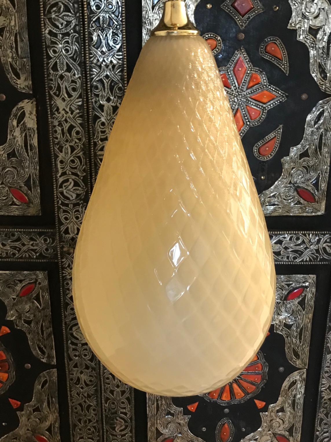 Hollywood Regency Moroccan Style Murano Glass Pendant in Beige Italy circa 1960s In Good Condition In Fort Lauderdale, FL