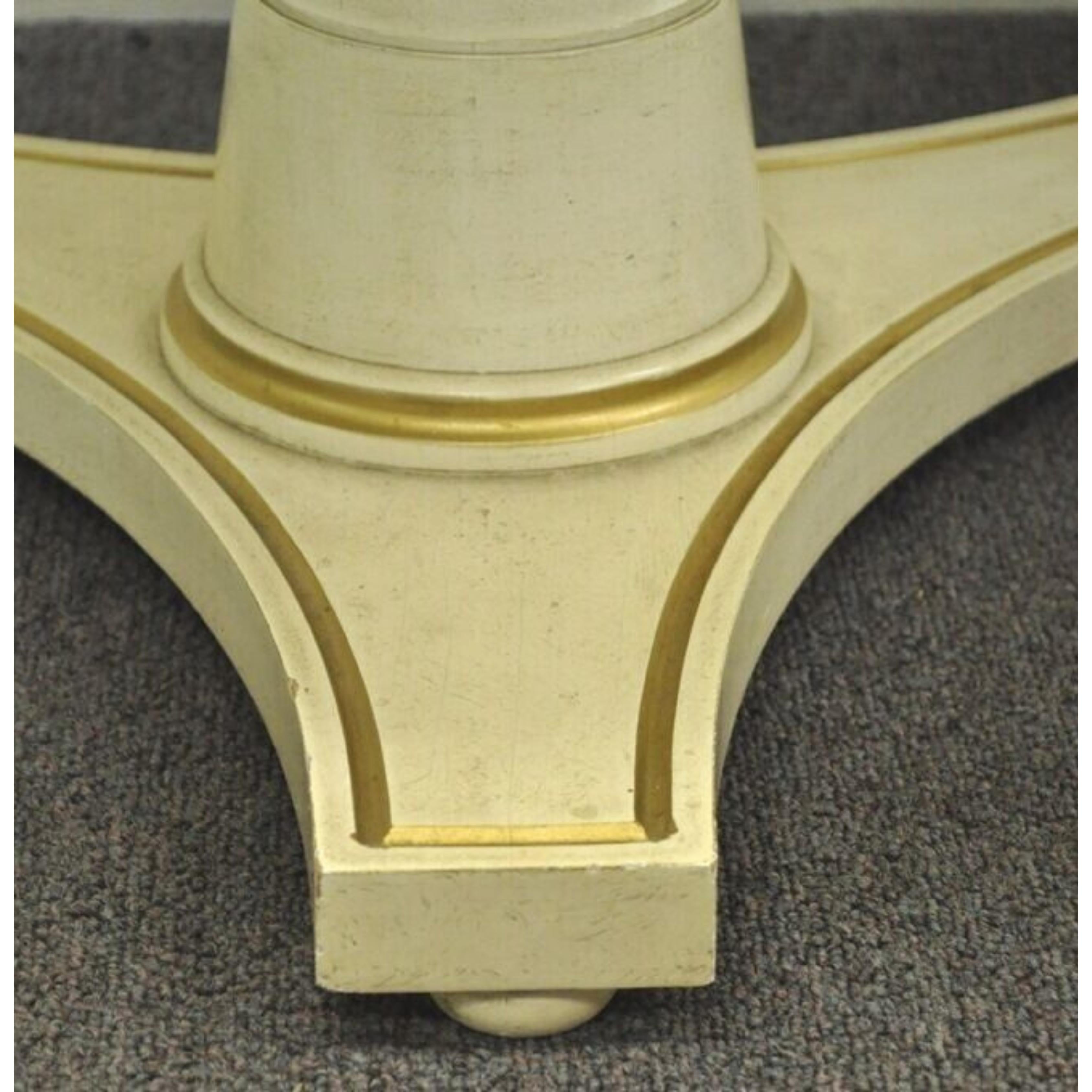 Tables d'appoint basses à piédestal en mosaïque de verre Hollywood Regency - la paire en vente 2