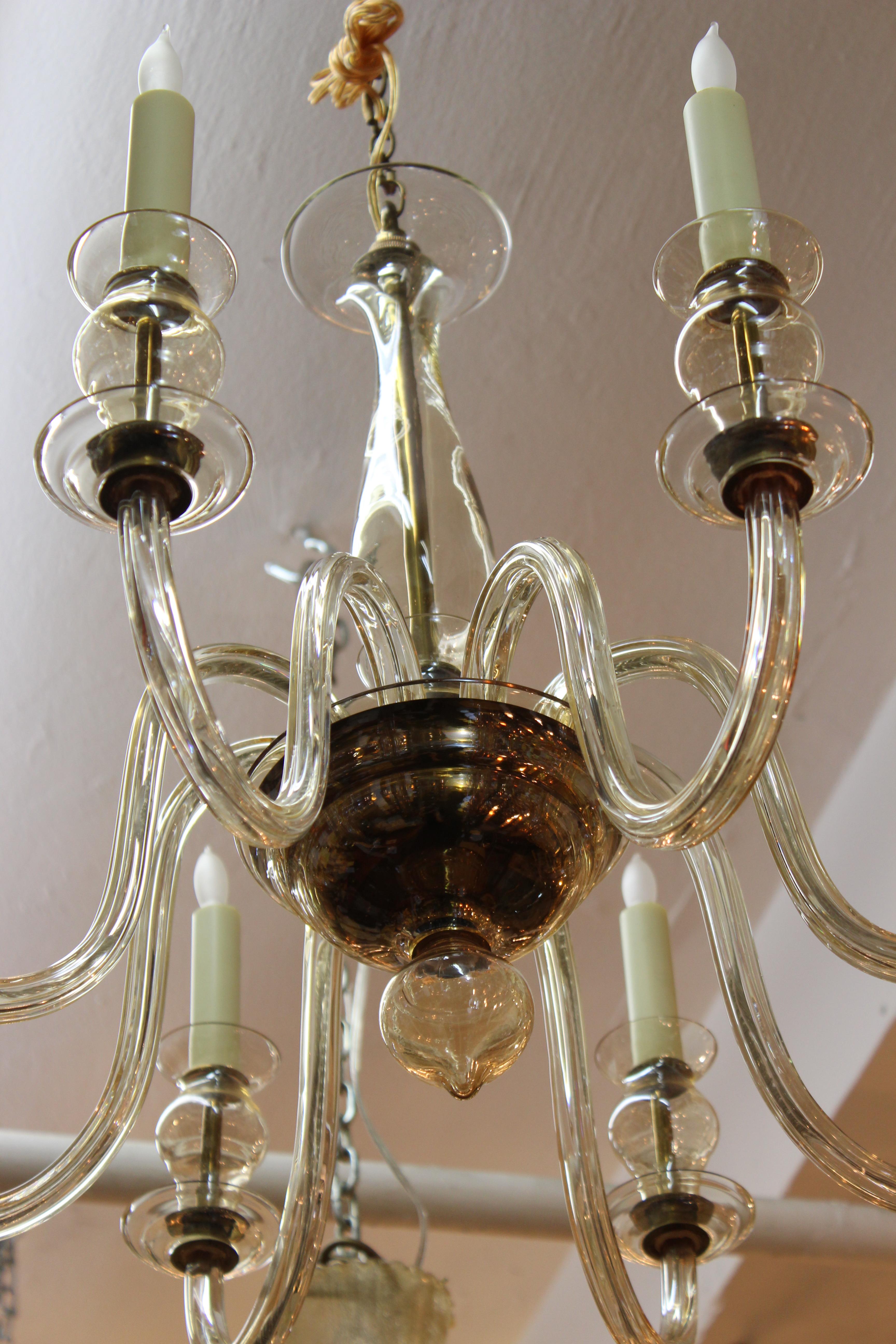 Italian Hollywood Regency Murano Glass Chandelier with Eight Arms in Light Amber