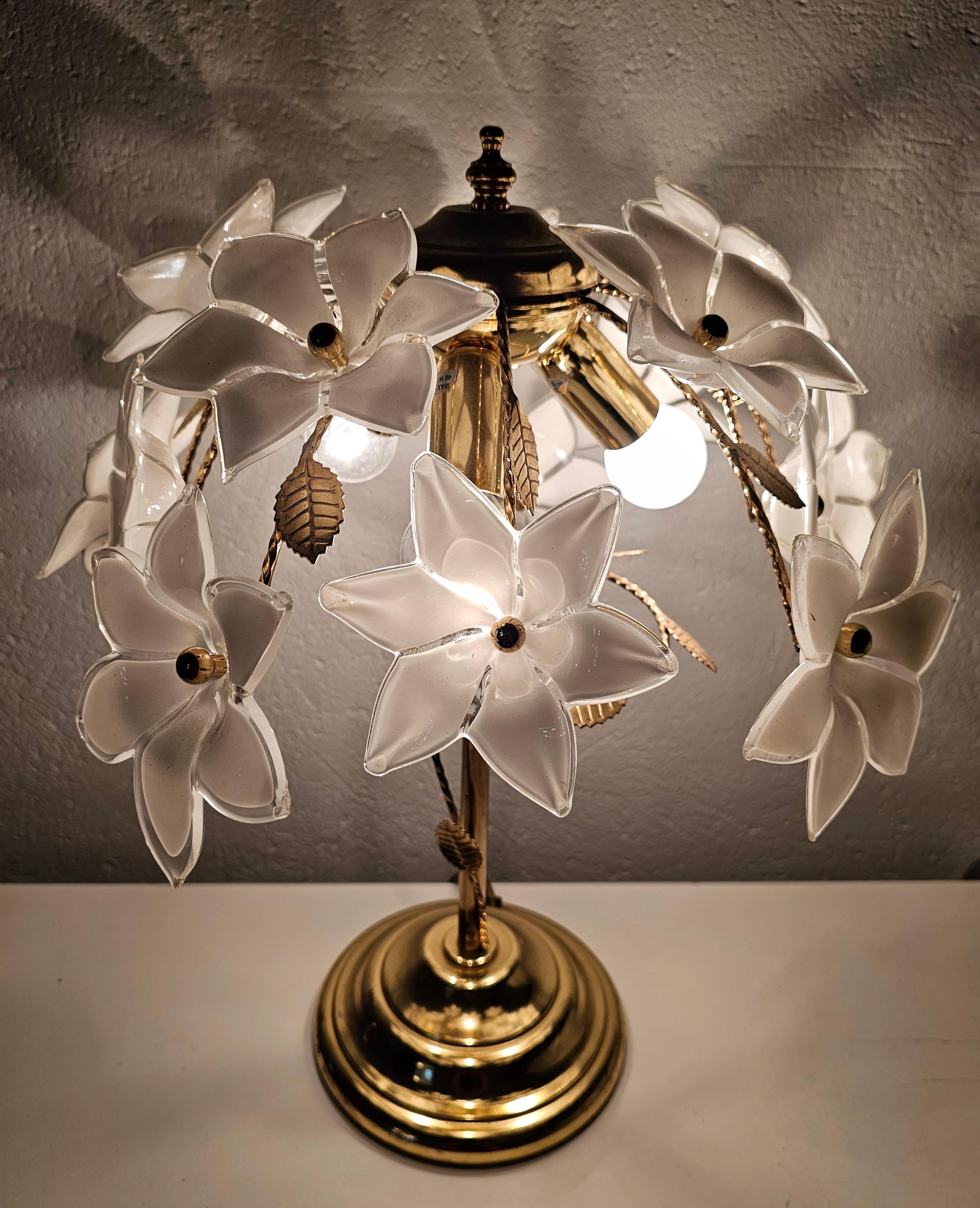 Lampe de bureau à fleurs en verre de Murano de style Hollywood Regency, Italie, années 1970 en vente 2