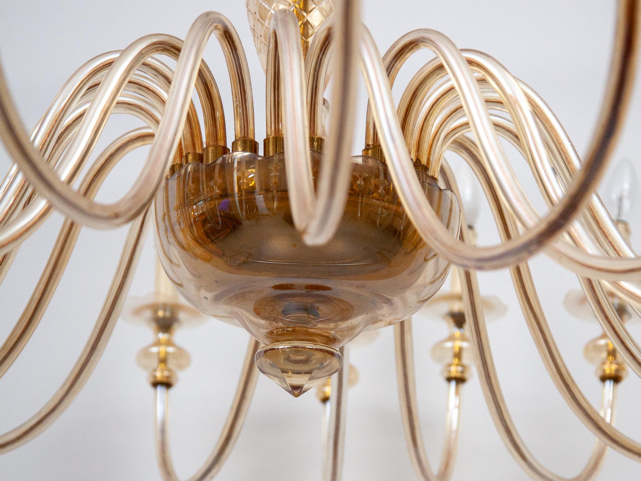 Lustre en verre ambré à dix-huit bras, Hollywood Regency Murano, années 1950 en vente 10