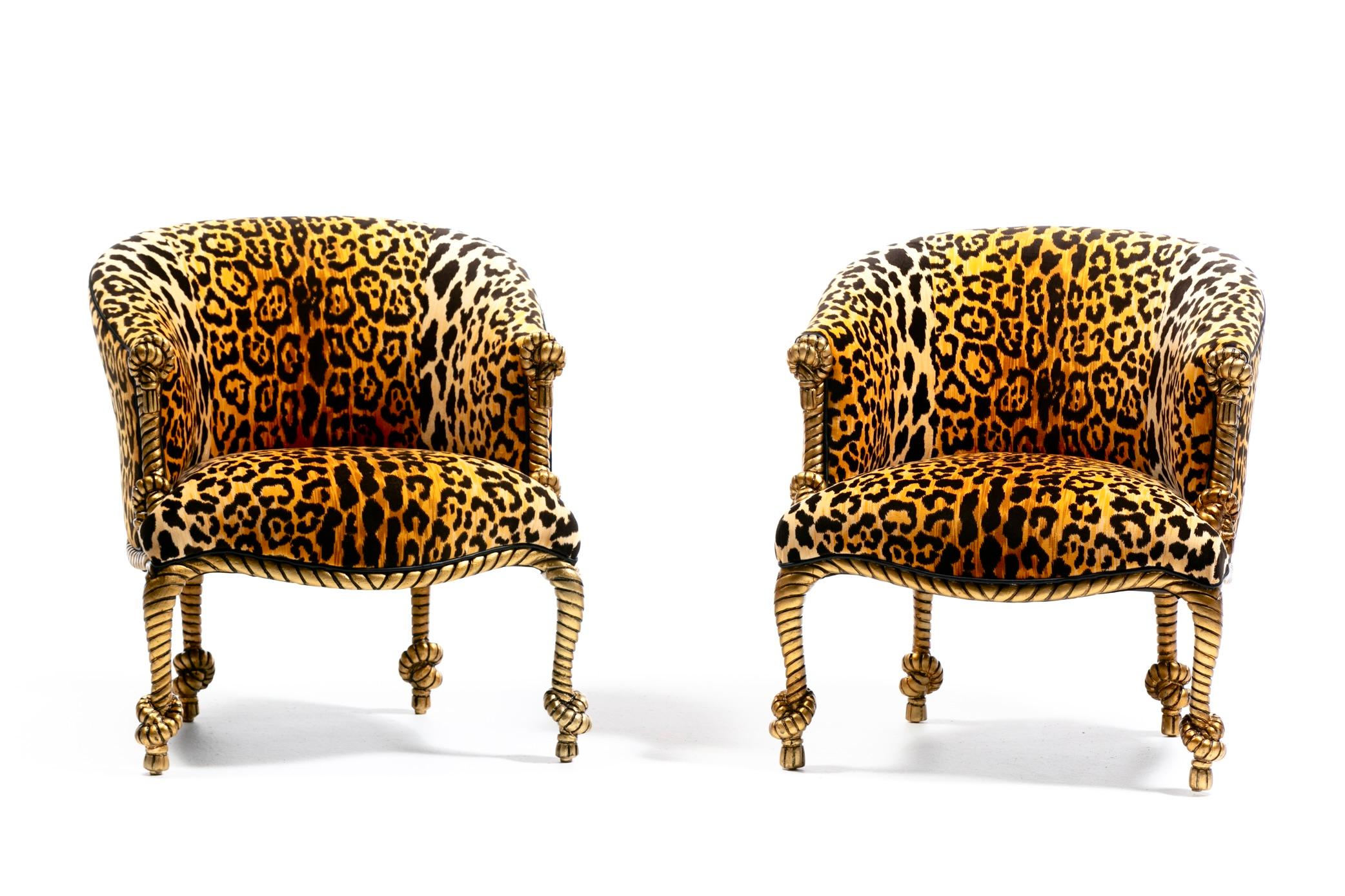 Italiano Poltrone e pouf in corda e nappe dorate in stile Hollywood Regency Napoleone III in vendita