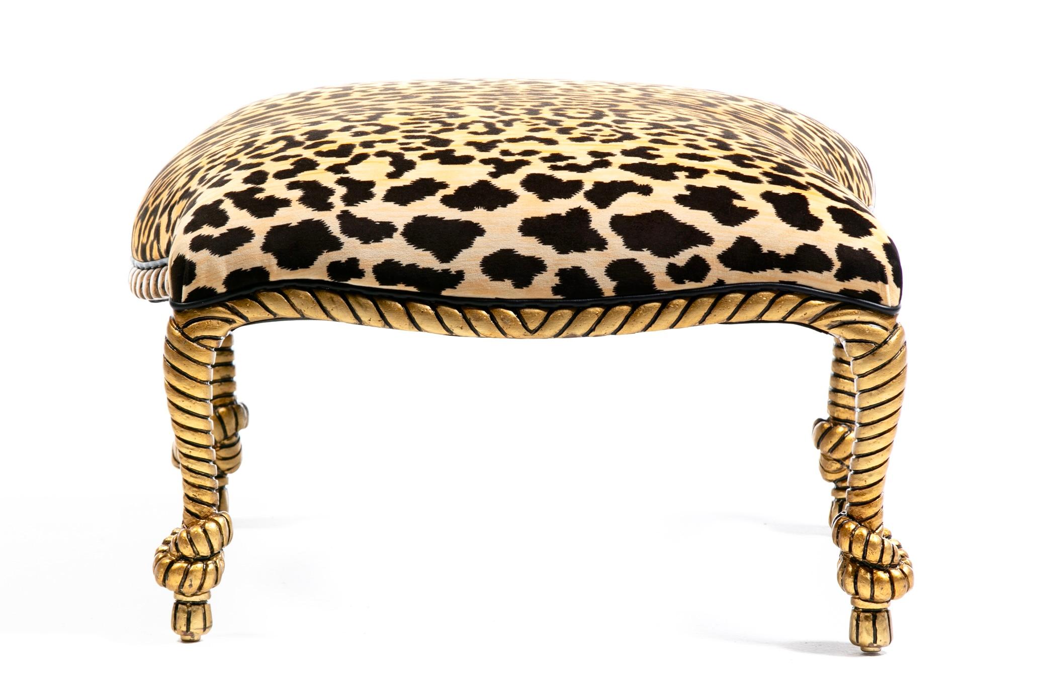 Pouf in stile Hollywood Regency Napoleone III con corda e nappe dorate in leopardo in vendita 4