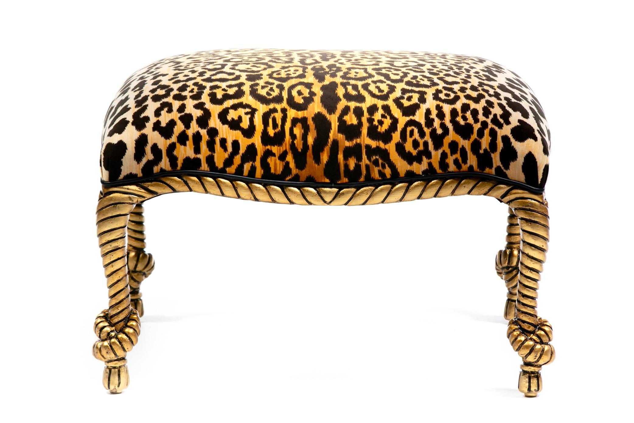 Pouf in stile Hollywood Regency Napoleone III con corda e nappe dorate in leopardo in vendita 6