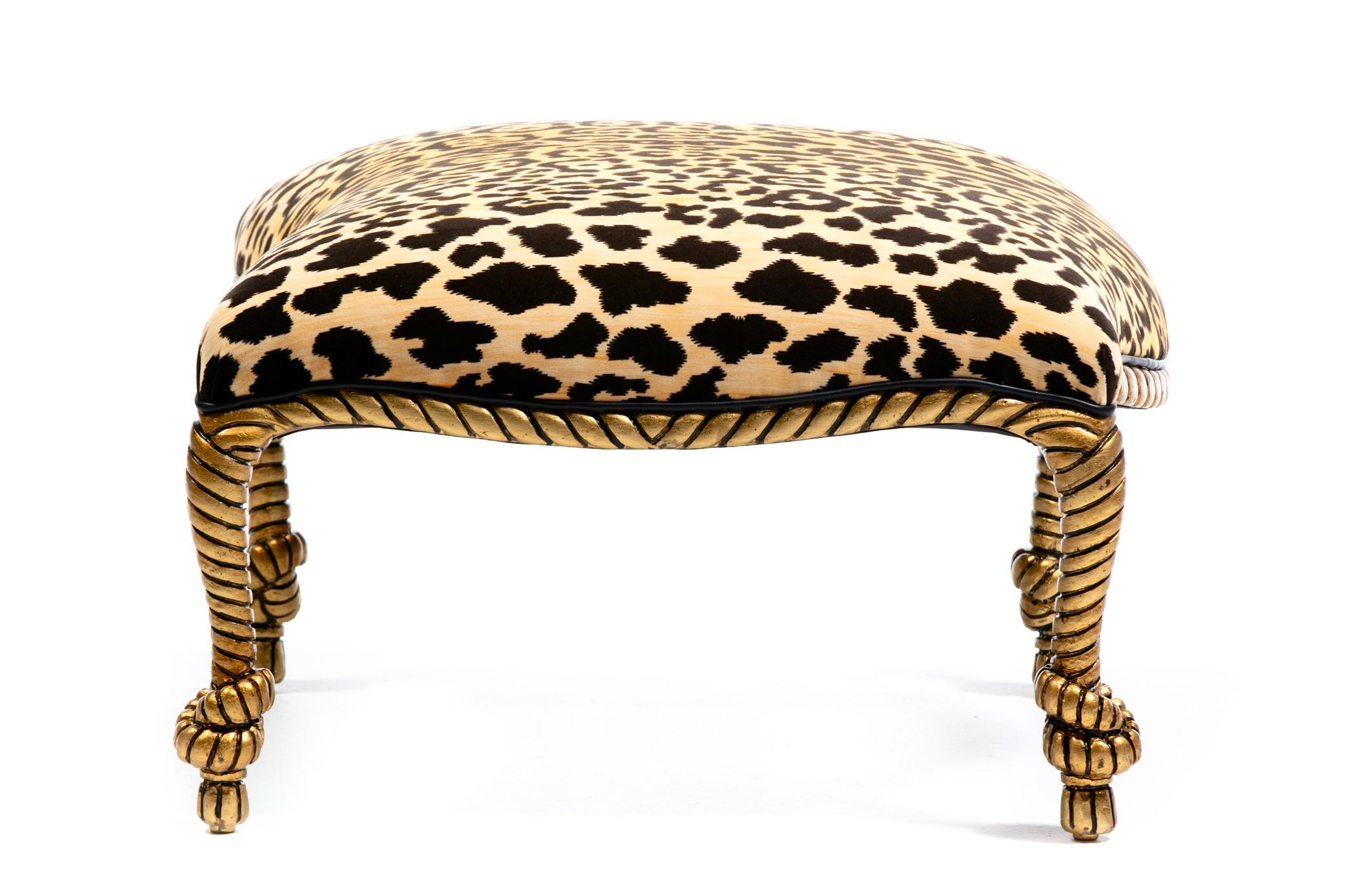 Pouf in stile Hollywood Regency Napoleone III con corda e nappe dorate in leopardo in vendita 8