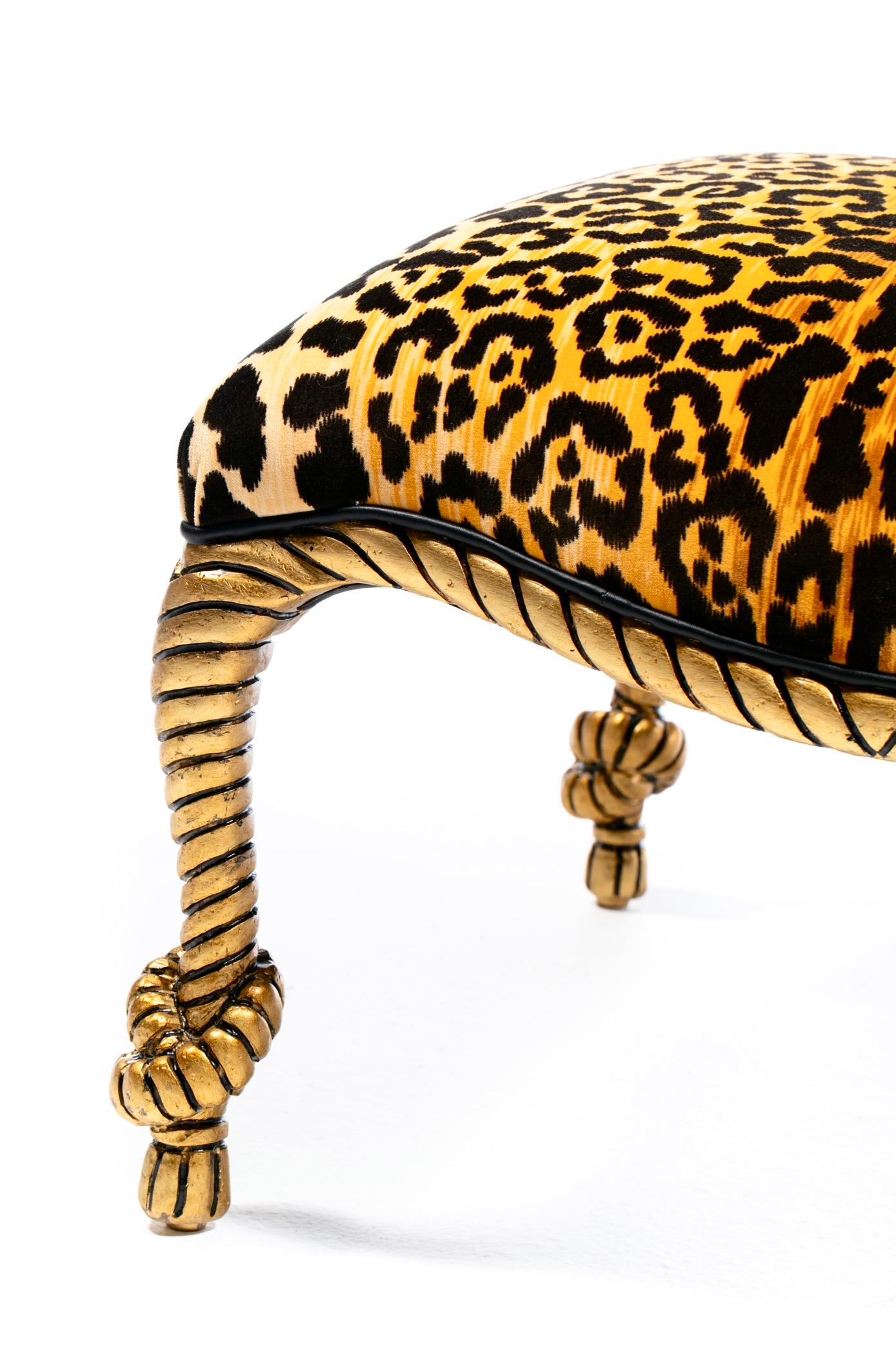 Pouf in stile Hollywood Regency Napoleone III con corda e nappe dorate in leopardo in vendita 12