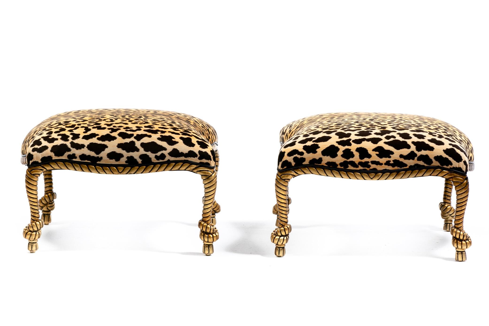 XX secolo Pouf in stile Hollywood Regency Napoleone III con corda e nappe dorate in leopardo in vendita