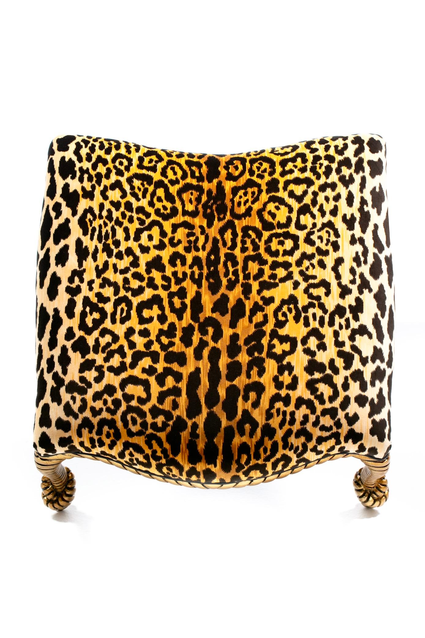 Pouf in stile Hollywood Regency Napoleone III con corda e nappe dorate in leopardo in vendita 2