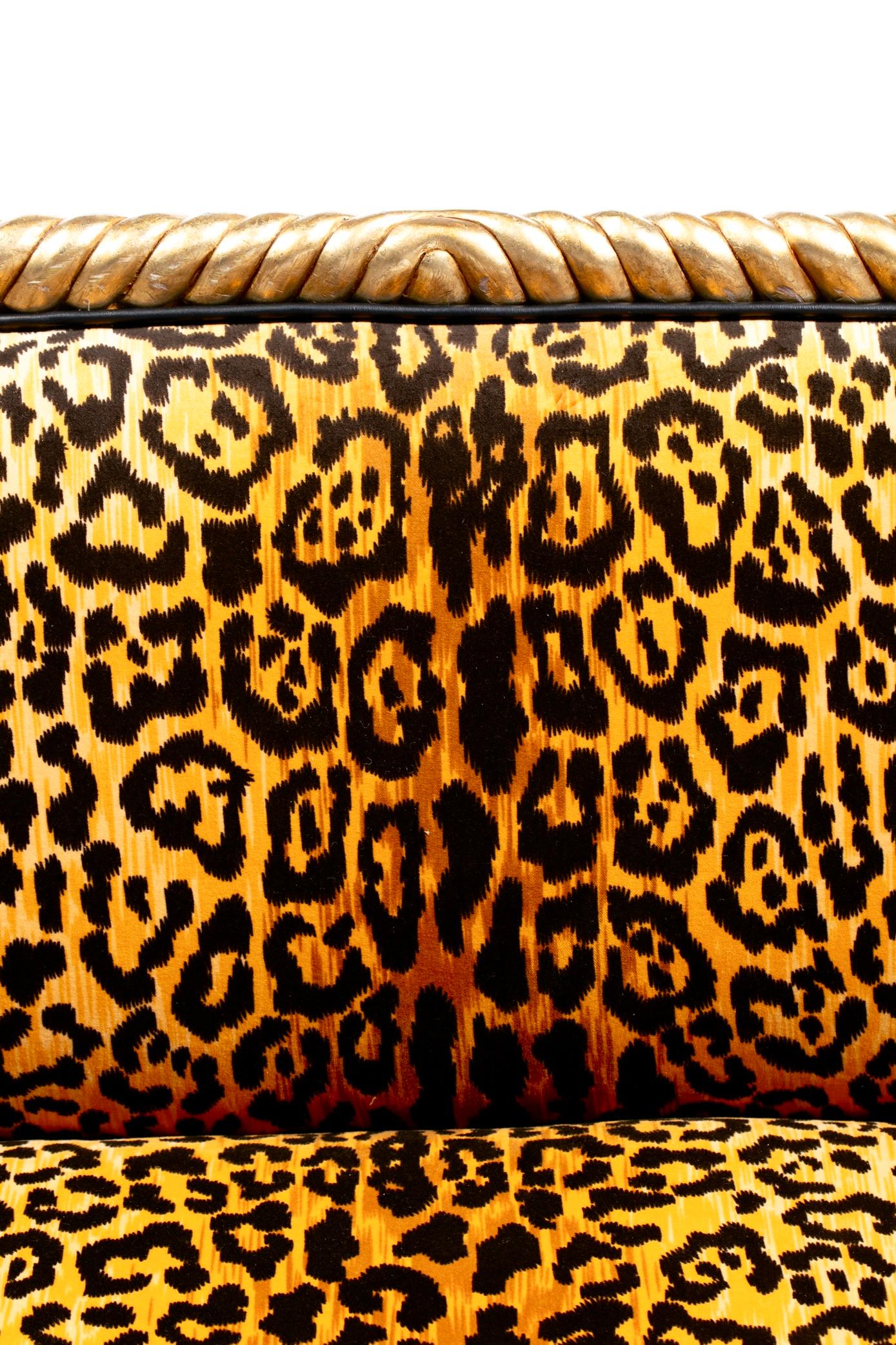 Divano con corde e nappe dorate in velluto leopardato in stile Hollywood Regency Napoleone III in vendita 8