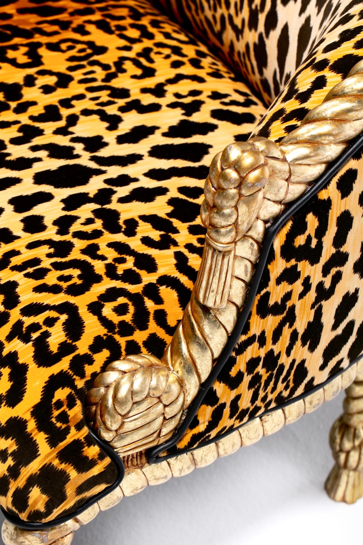 Divano con corde e nappe dorate in velluto leopardato in stile Hollywood Regency Napoleone III in vendita 12