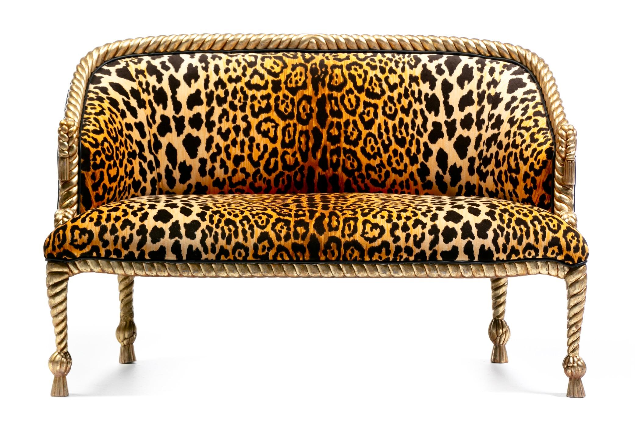 XX secolo Divano con corde e nappe dorate in velluto leopardato in stile Hollywood Regency Napoleone III in vendita