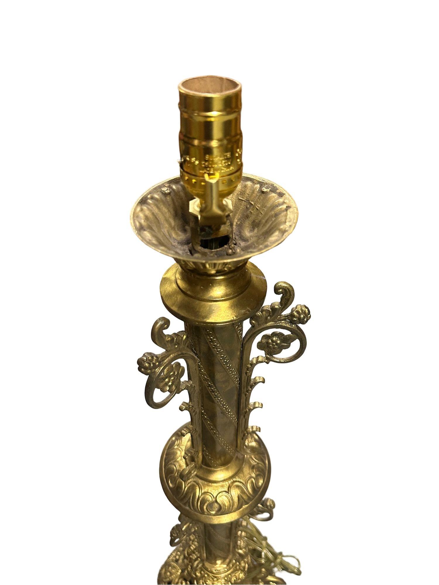 Hollywood Regency Neo-Gothic Scrolling Solid Brass Dragon Table Lamp In Excellent Condition For Sale In Van Nuys, CA