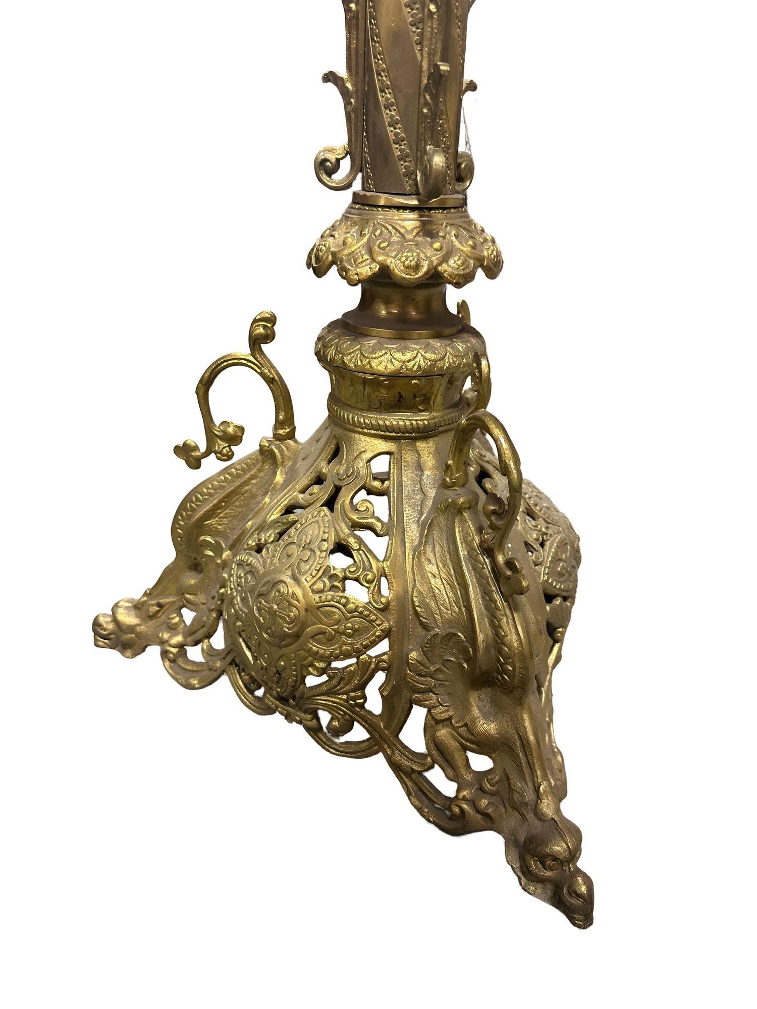 19th Century Hollywood Regency Neo-Gothic Scrolling Solid Brass Dragon Table Lamp For Sale