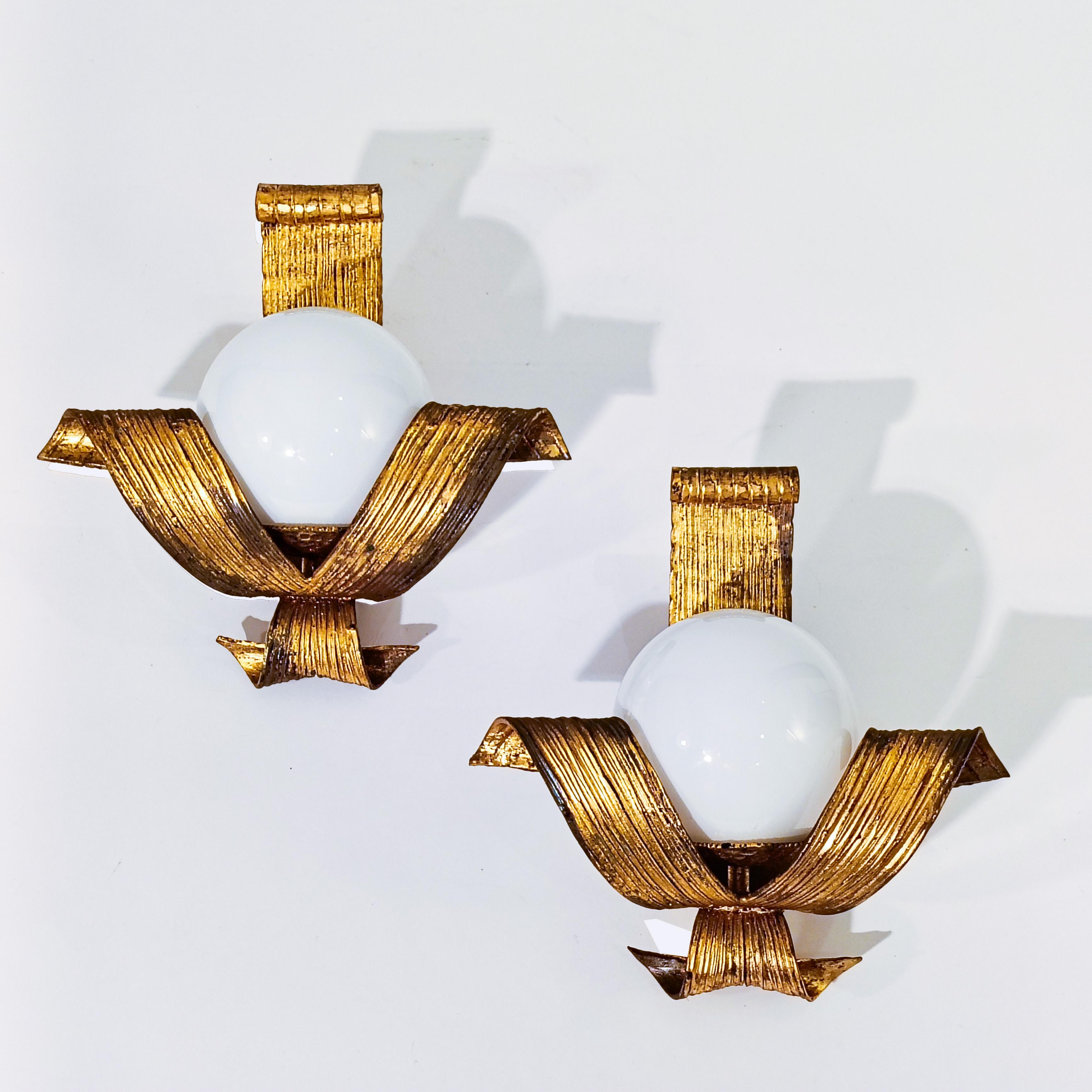 Hollywood Regency. Neoclassical gilded sconces by Ferro Art, Spain, 1950s For Sale 4