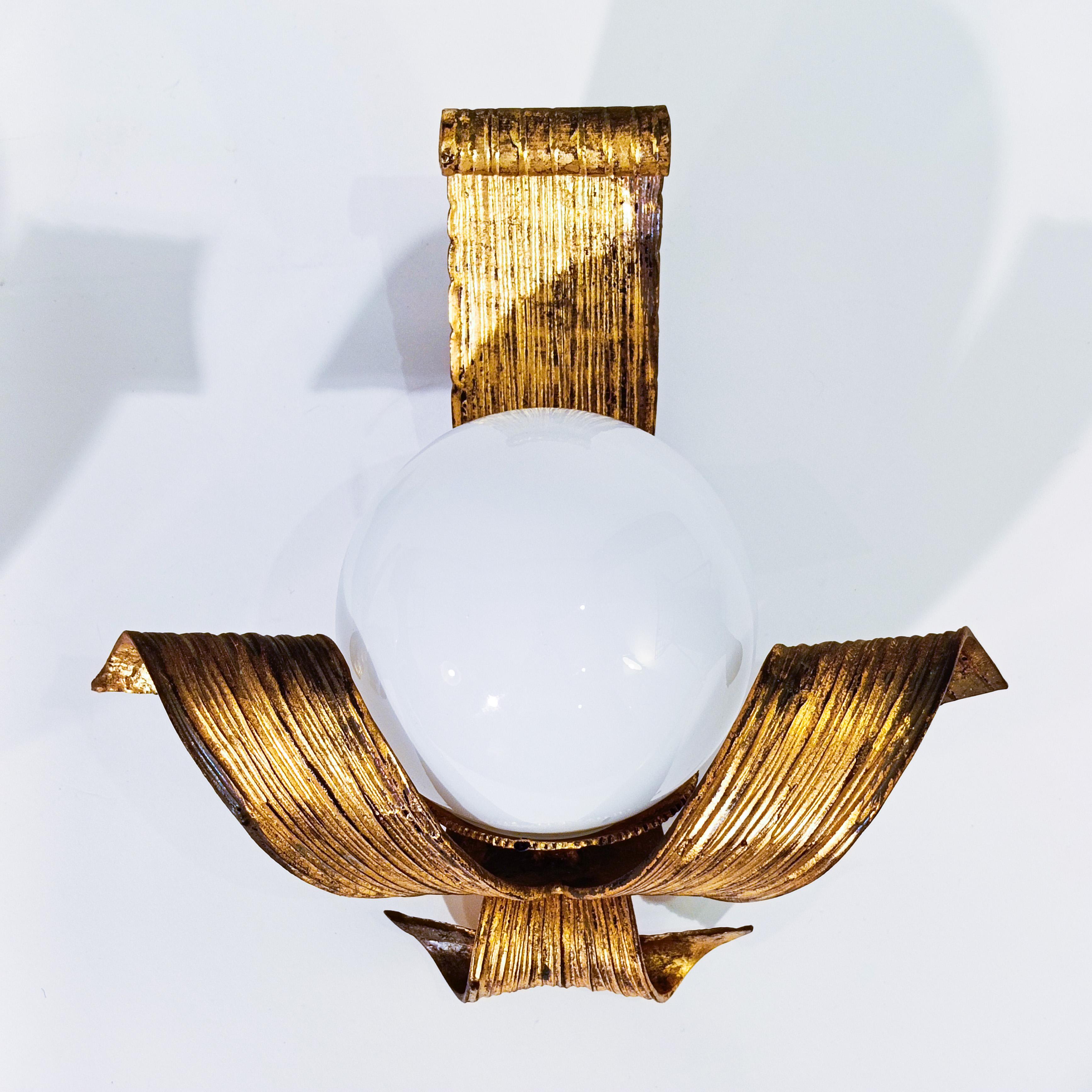 Hollywood Regency. Neoclassical gilded sconces by Ferro Art, Spain, 1950s For Sale 5