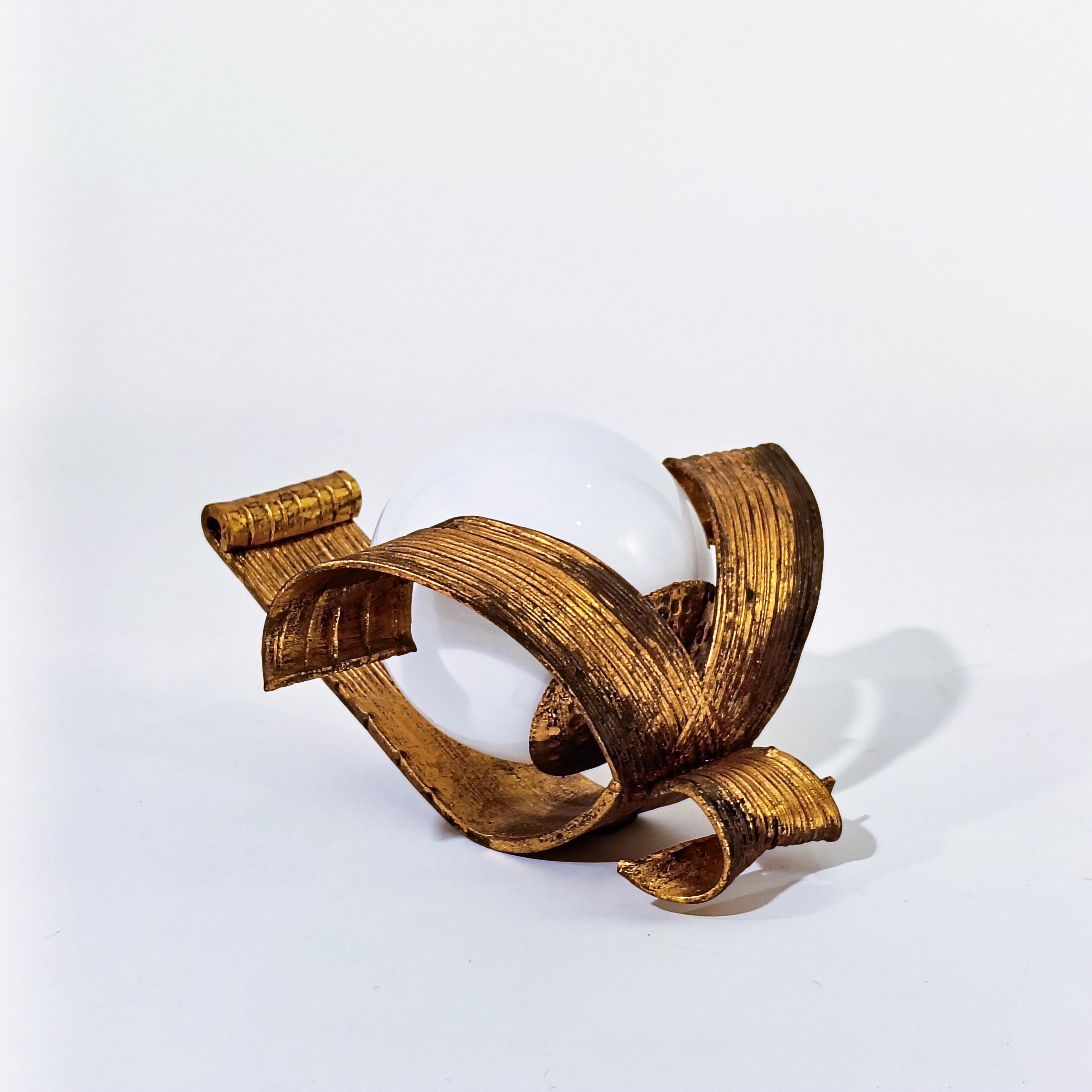 Hollywood Regency. Neoclassical gilded sconces by Ferro Art, Spain, 1950s For Sale 6