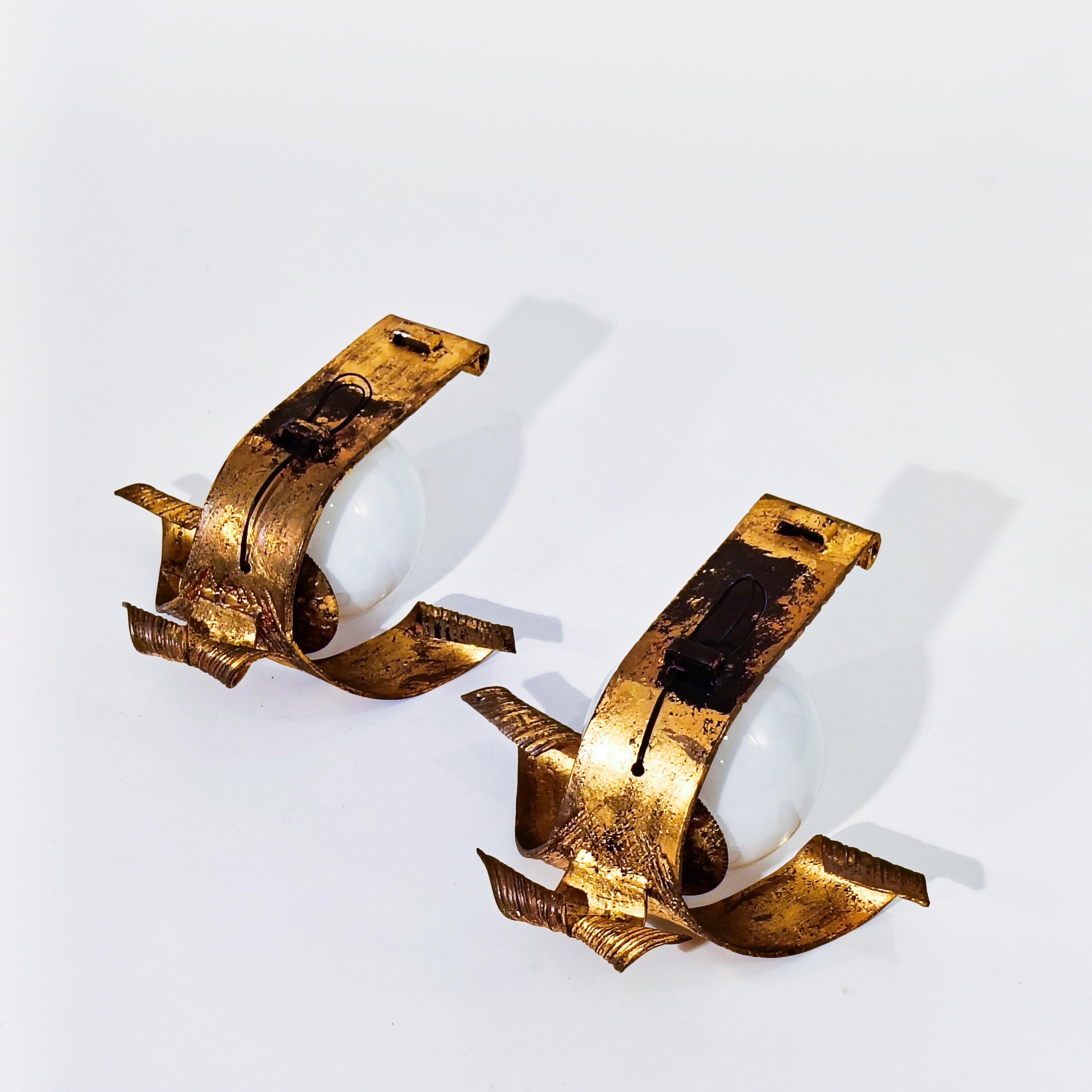 Hollywood Regency. Neoclassical gilded sconces by Ferro Art, Spain, 1950s For Sale 11