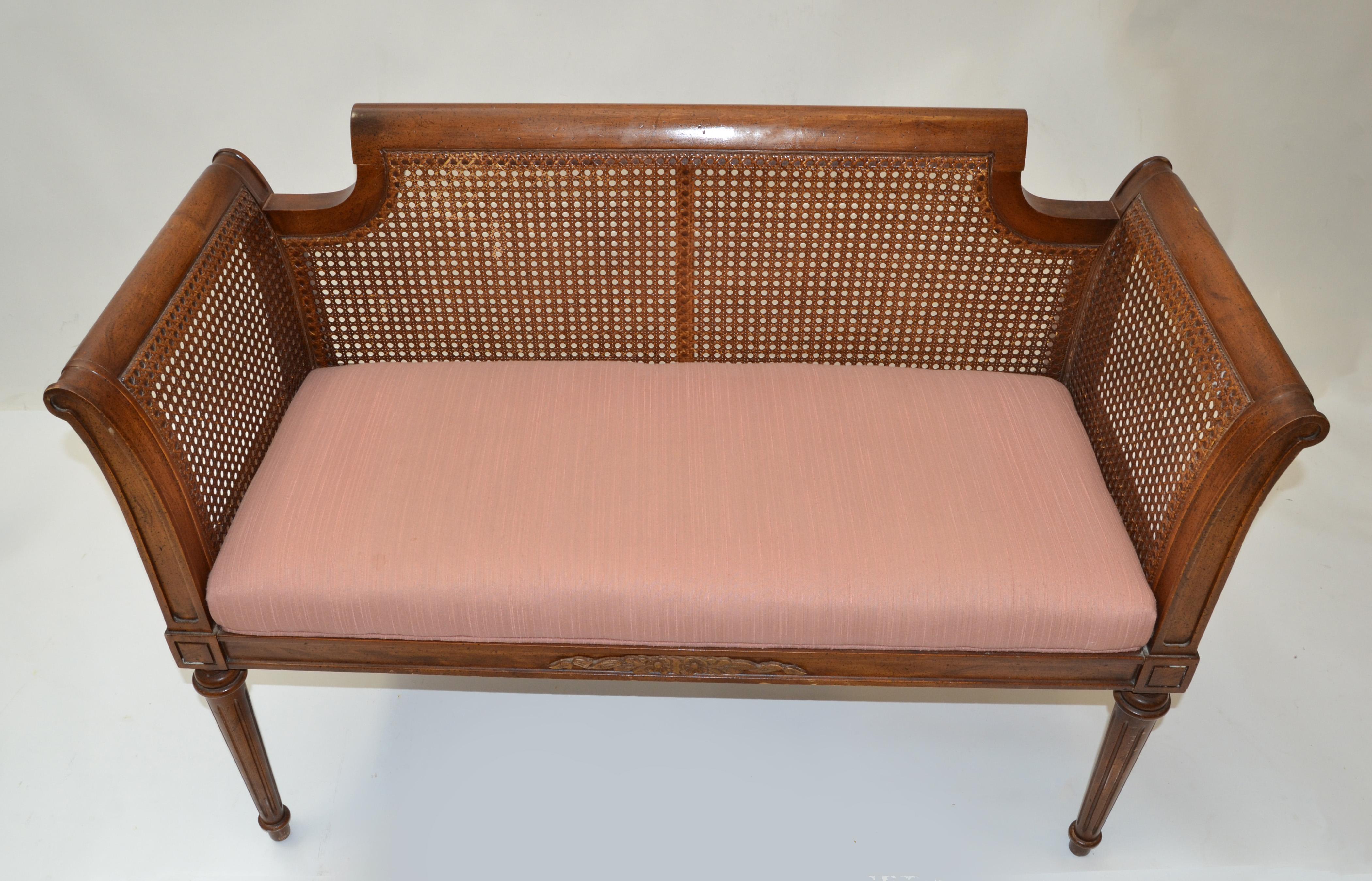 Hollywood Regency Oak Classic Bench Turned Legs & Carved Decor Handwoven Cane    For Sale 1