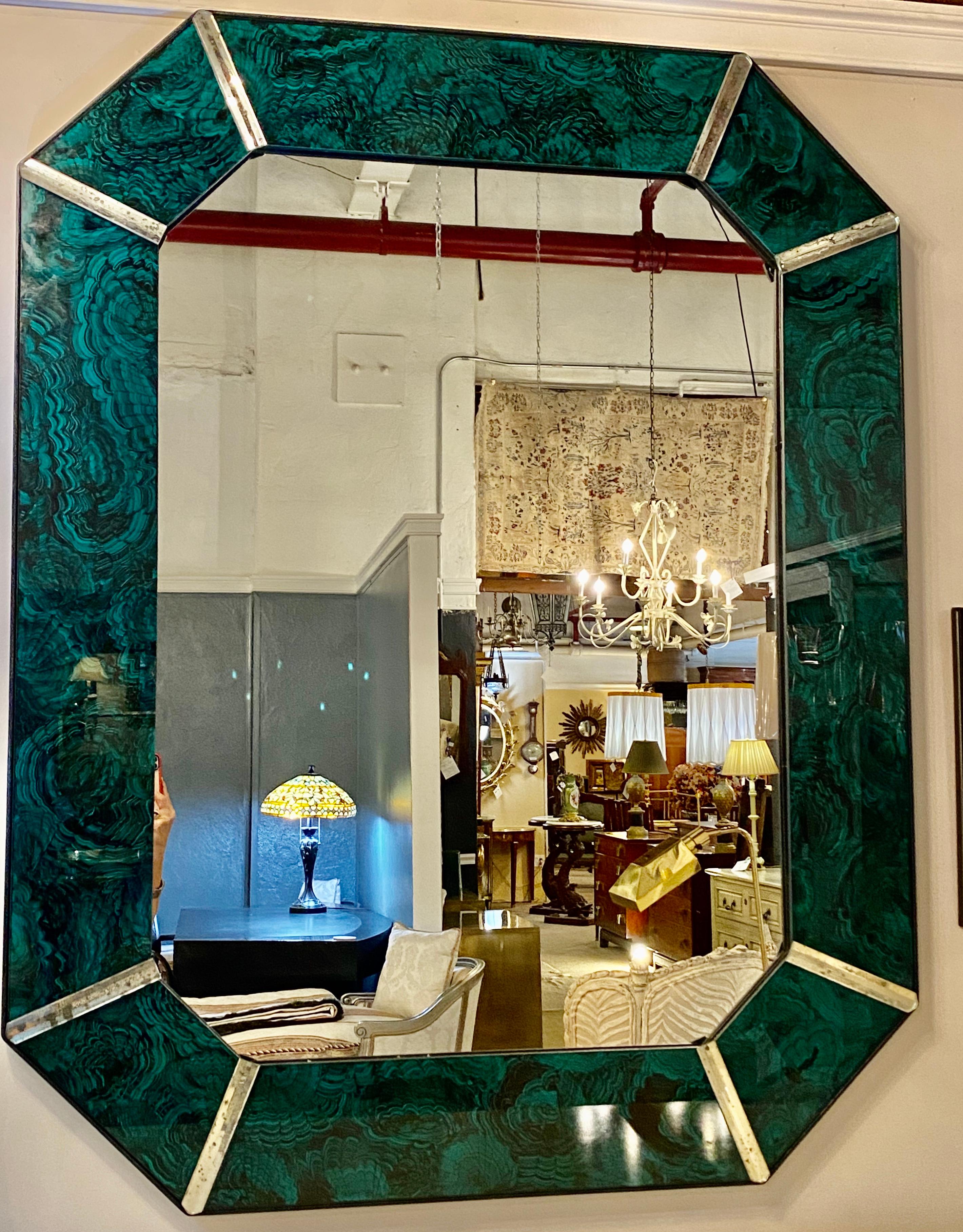 Specchio Specchi da parete ottagonali Hollywood Regency in stile malachite anticata in vendita