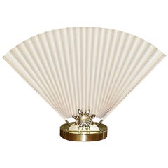 Vintage Hollywood Regency or Chinoiserie Accordion Fan Table Lamp in Cream and Gold